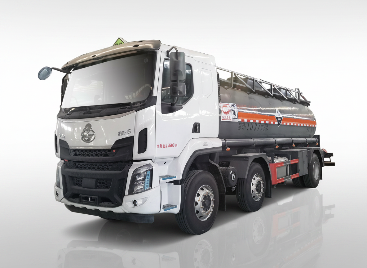 Dongfeng Liuzhou Motor Chenglong 14m³ Hazardous Chemical Tanker Truck, Suizhou Hongda Automobile Sales Co., Ltd.,Dongfeng Liuzhou Motor Chenglong 14m³ Hazardous Chemical Tanker Truck