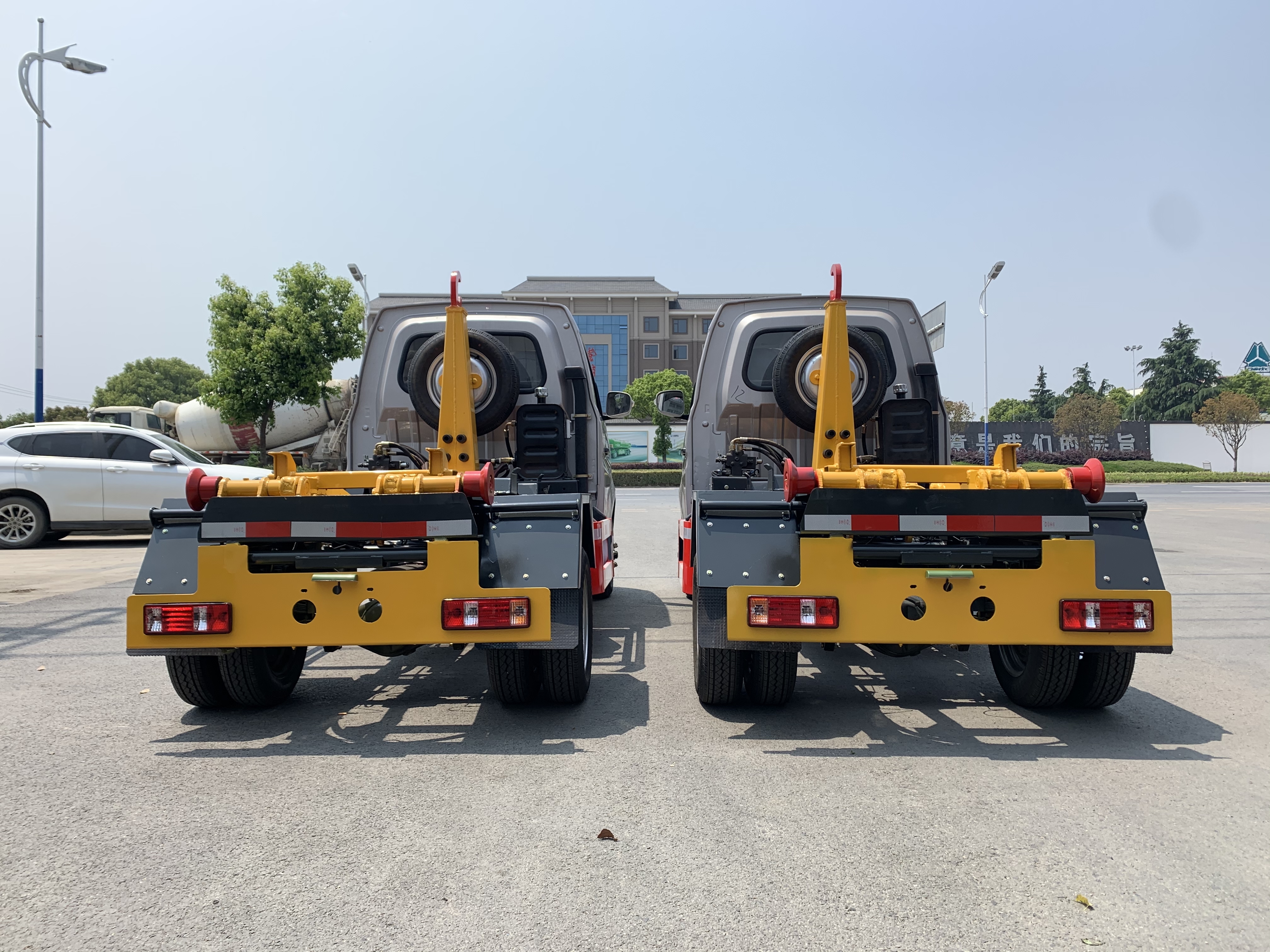 Camión de basura Dongfeng de 11 toneladas con sistema de gancho elevador, Suizhou Hongda Automobile Sales Co., Ltd., Camión de basura Dongfeng de 11 toneladas con sistema de gancho elevador
