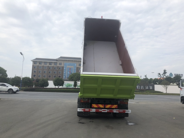 Camión recolector de basura Dongfeng de 12 toneladas con sistema de gancho elevador para trabajo pesado, Suizhou Hongda Automobile Sales Co., Ltd., Camión recolector de basura Dongfeng de 12 toneladas con sistema de gancho elevador para trabajo pesado