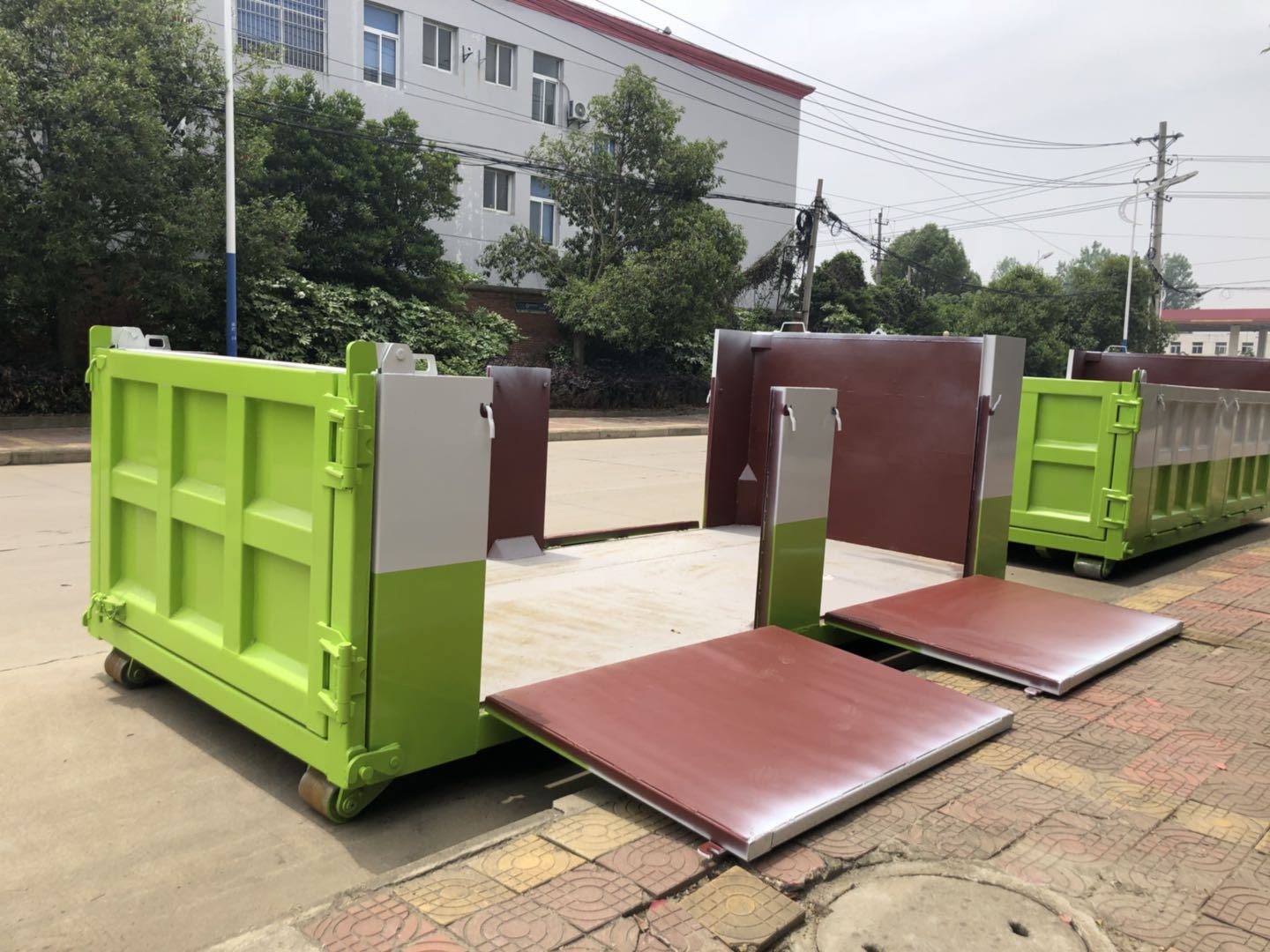 Camión recolector de basura Dongfeng de 12 toneladas con sistema de gancho elevador para trabajo pesado, Suizhou Hongda Automobile Sales Co., Ltd., Camión recolector de basura Dongfeng de 12 toneladas con sistema de gancho elevador para trabajo pesado
