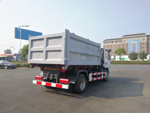 Camion à ordures à crochet de 8 tonnes Dongfeng, Suizhou Hongda Automobile Sales Co., Ltd., Camion à ordures à crochet de 8 tonnes Dongfeng