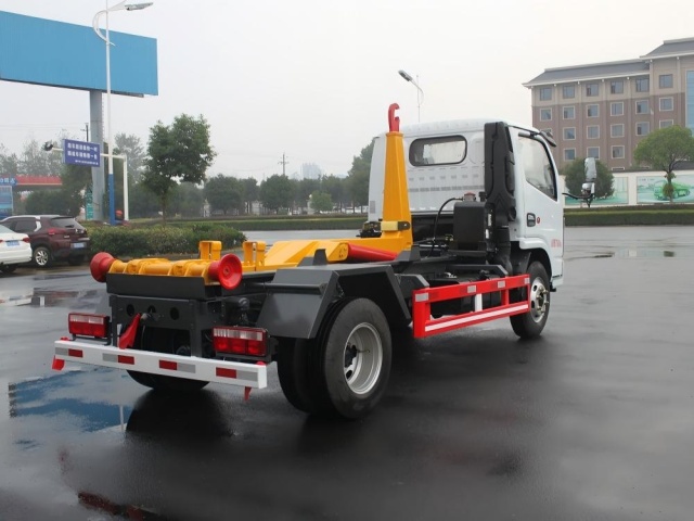 Camion à ordures à crochet de 8 tonnes Dongfeng, Suizhou Hongda Automobile Sales Co., Ltd., Camion à ordures à crochet de 8 tonnes Dongfeng