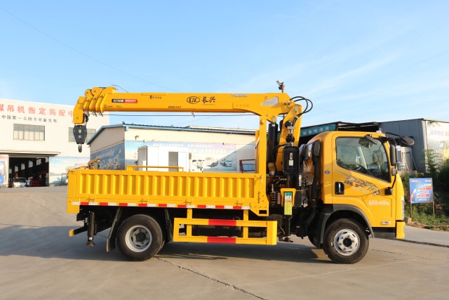 Parts for SQS157-4 6.3-Ton 4-Section Straight-Boom Crane, Suizhou Hongda Automobile Sales Co., Ltd.,Parts for SQS157-4 6.3-Ton 4-Section Straight-Boom Crane