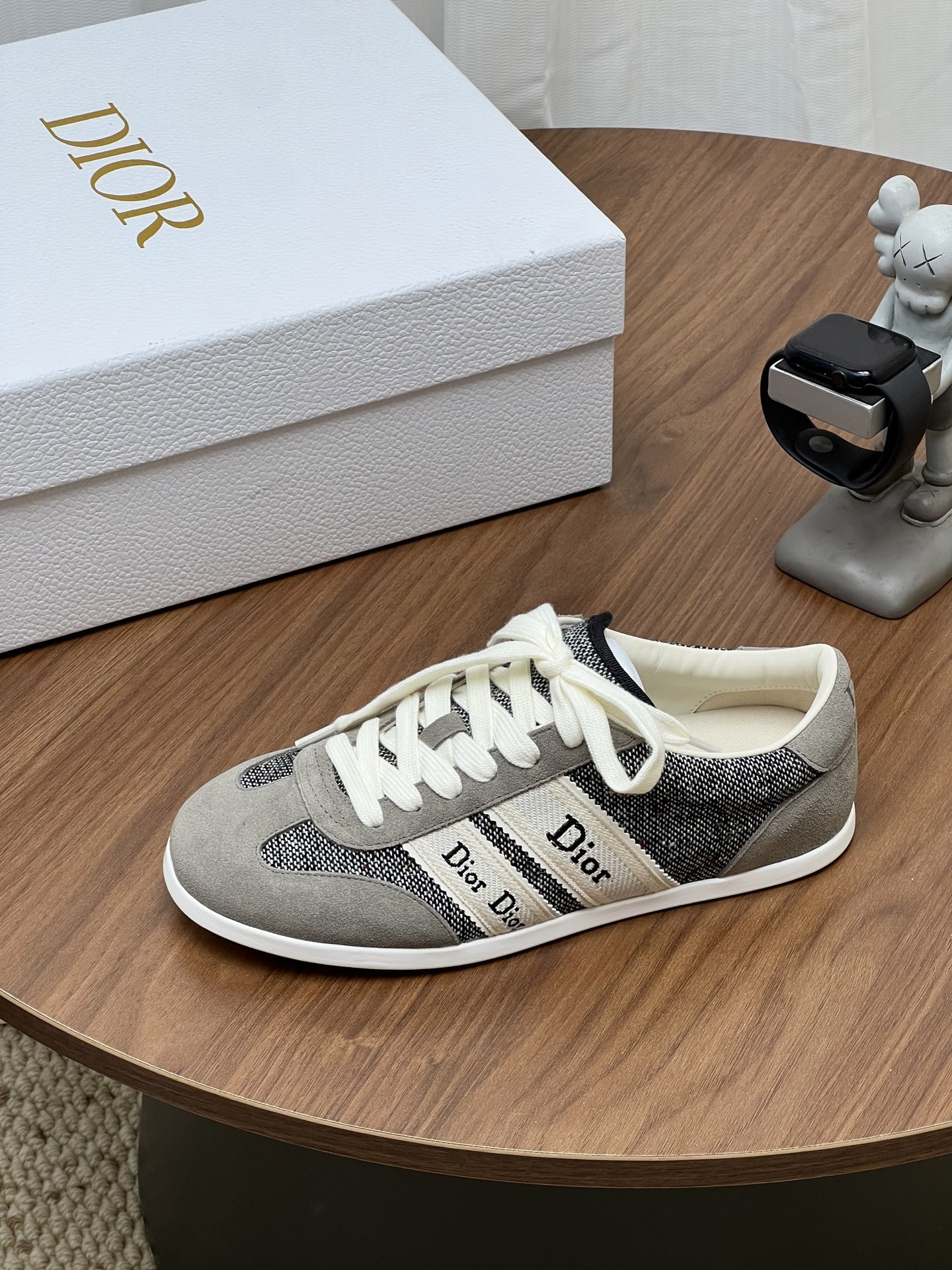 Vintage Suede Patchwork Casual Sneakers Women Retro Lace Up Flat Walking Shoes Lightweight Daily Fashion Trainers