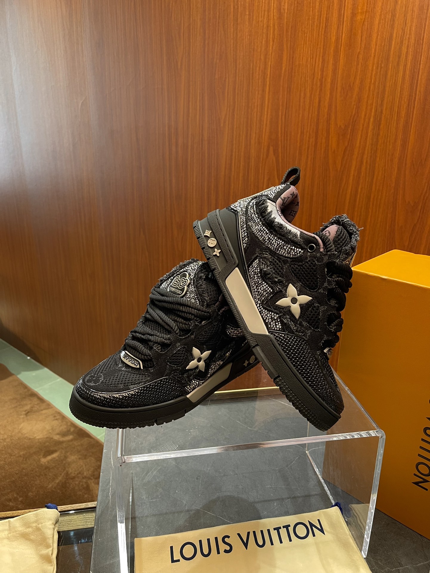Black Jacquard Pattern Lace Up Skate Shoes Warm Lining Fashion Platform Casual Sneakers