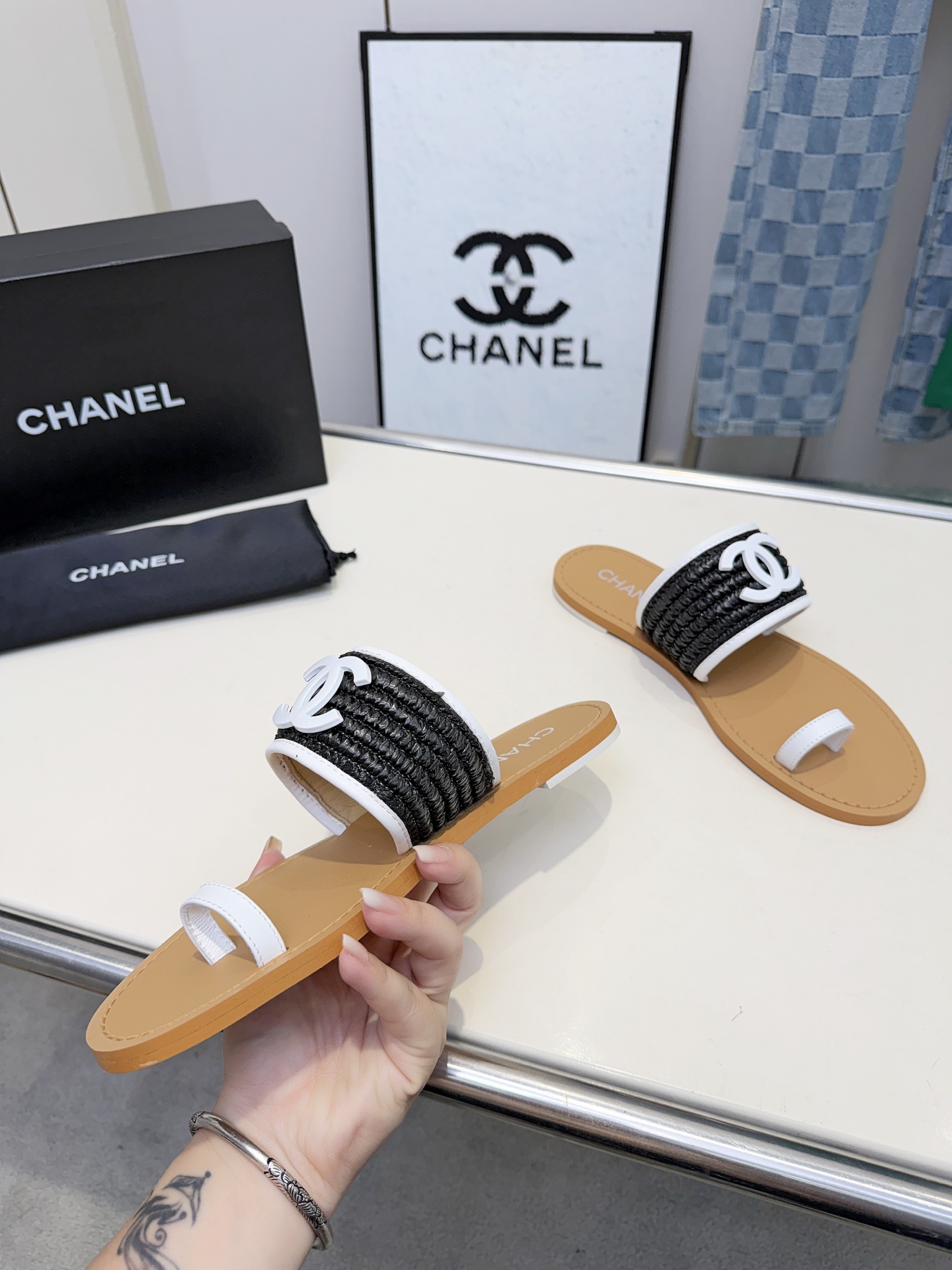 Women Woven Strap Flat Slide Sandals Summer Open Toe Slip On Casual Beach Slippers For Ladies