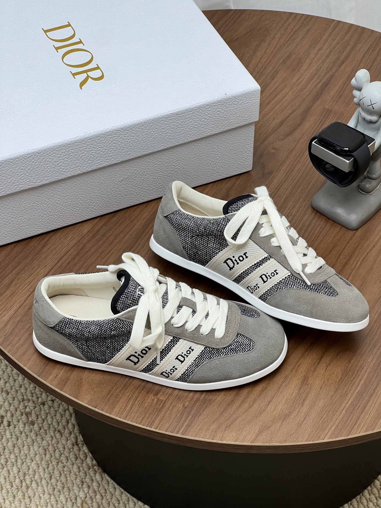 Vintage Suede Patchwork Casual Sneakers Women Retro Lace Up Flat Walking Shoes Lightweight Daily Fashion Trainers