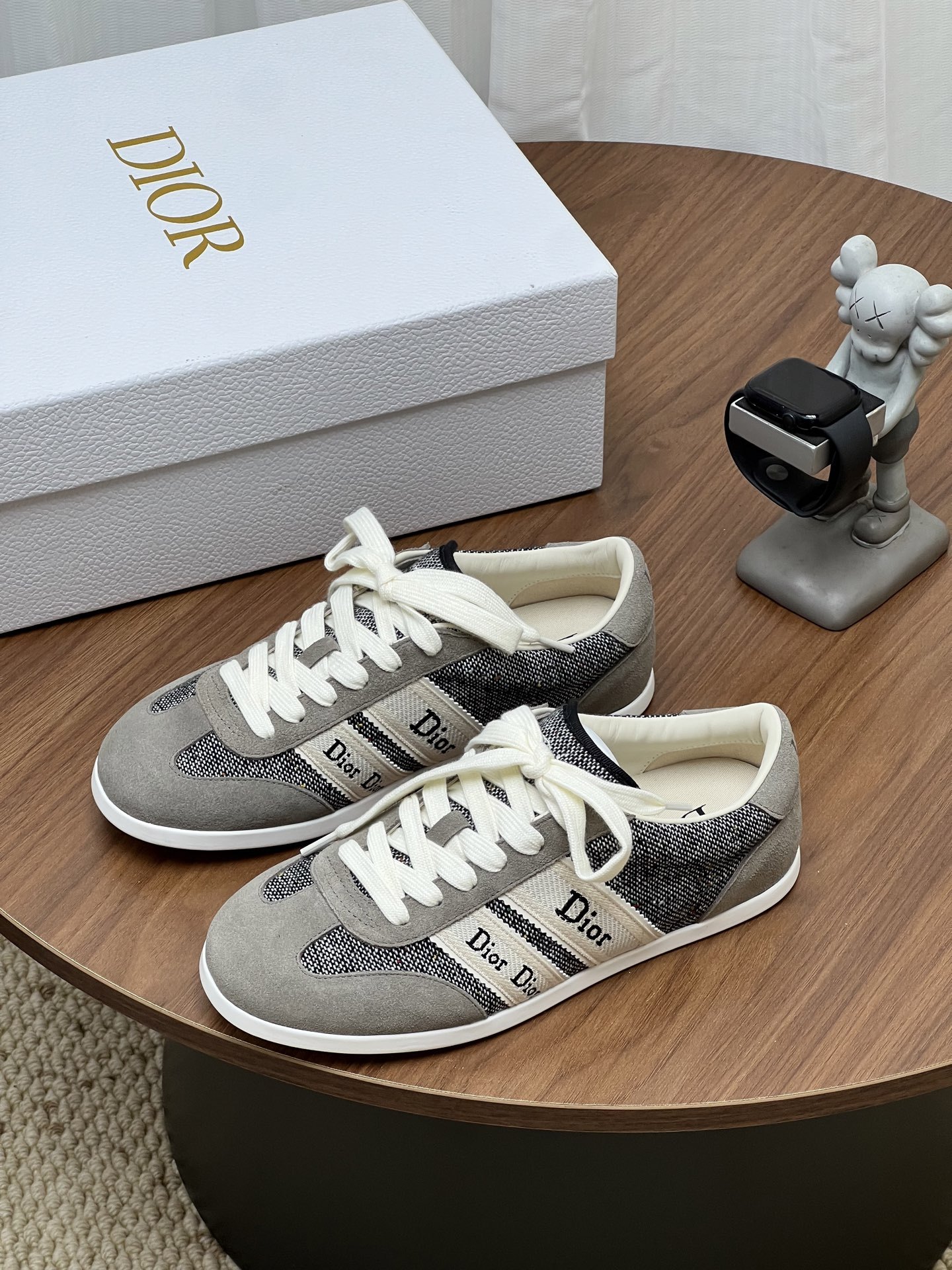 Vintage Suede Patchwork Casual Sneakers Women Retro Lace Up Flat Walking Shoes Lightweight Daily Fashion Trainers