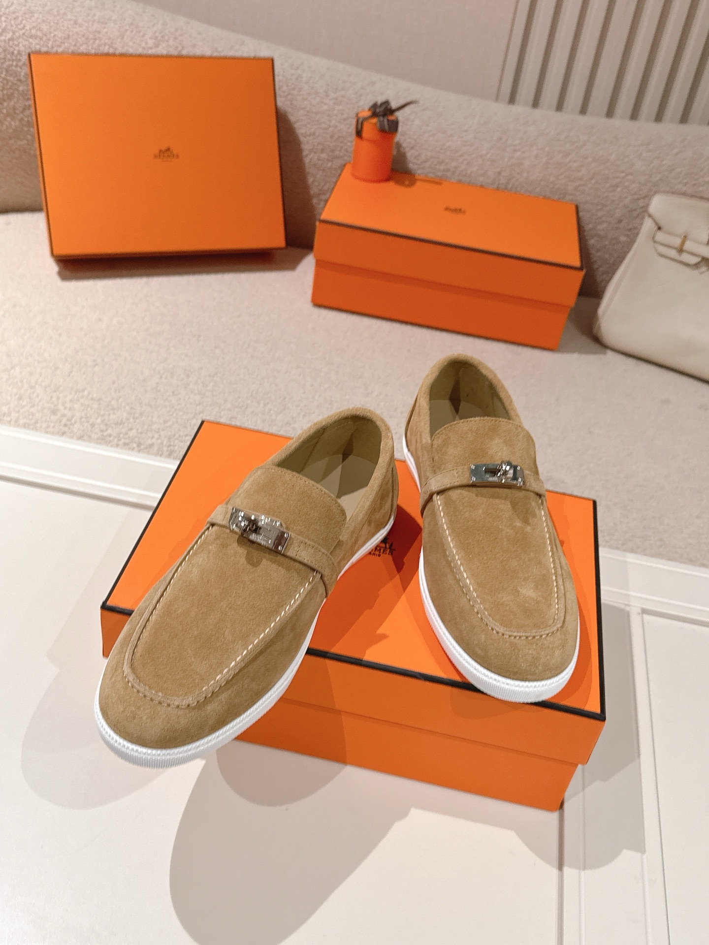 Women Suede Metal Buckle Loafers Slip On Flat Casual Walking Shoes