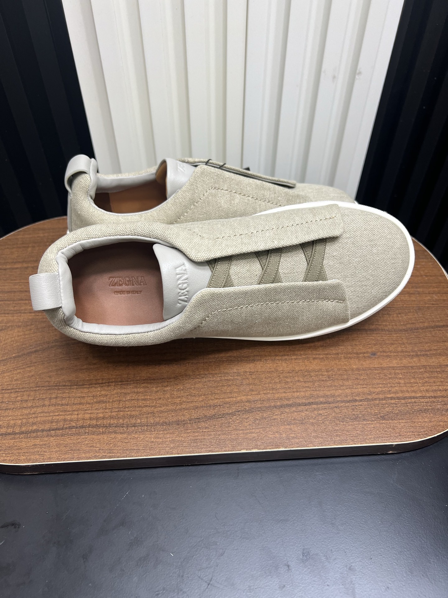 Men Slip-On Casual Sneakers Light Khaki Breathable Flat Walking Shoes
