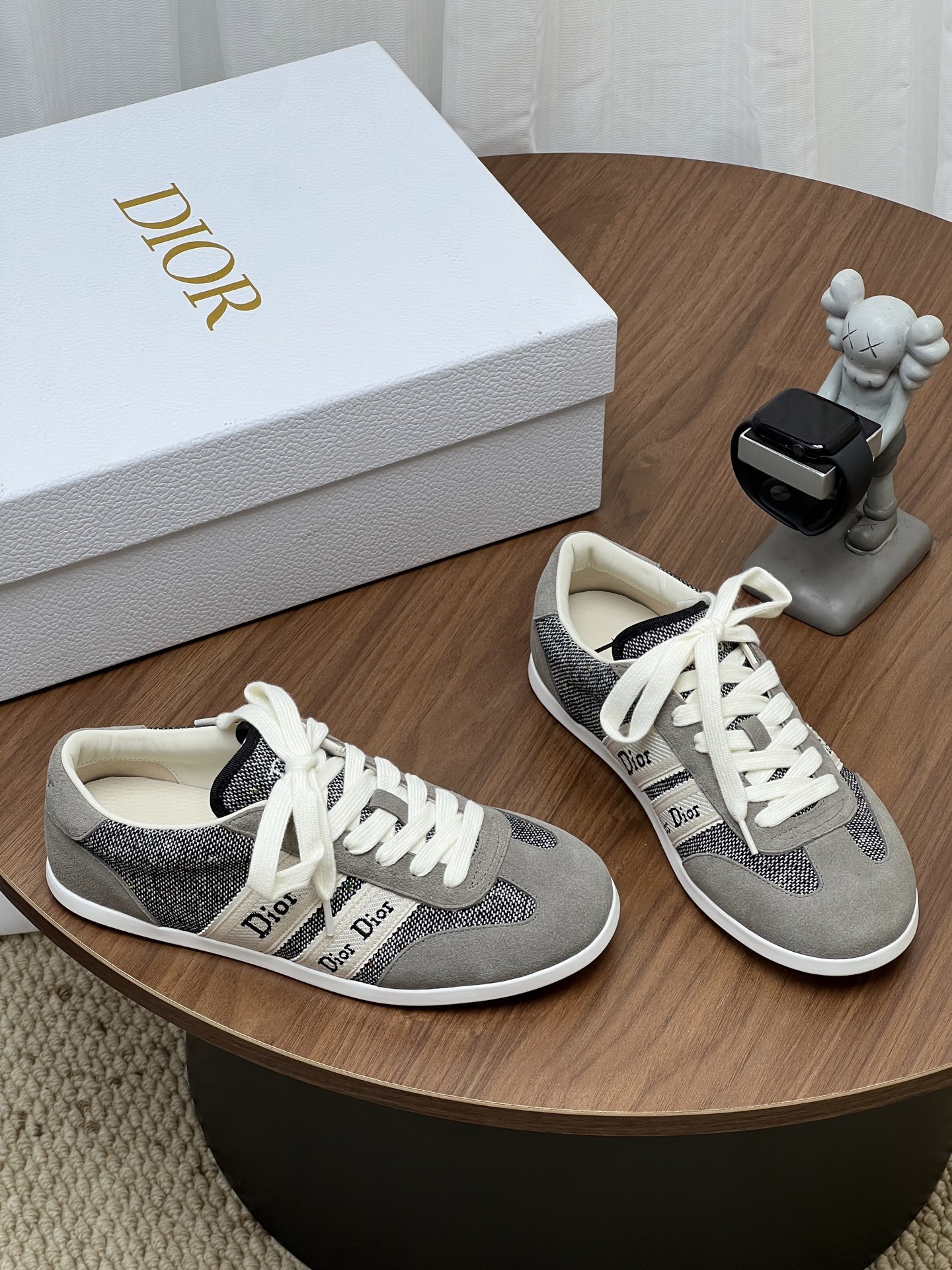 Vintage Suede Patchwork Casual Sneakers Women Retro Lace Up Flat Walking Shoes Lightweight Daily Fashion Trainers