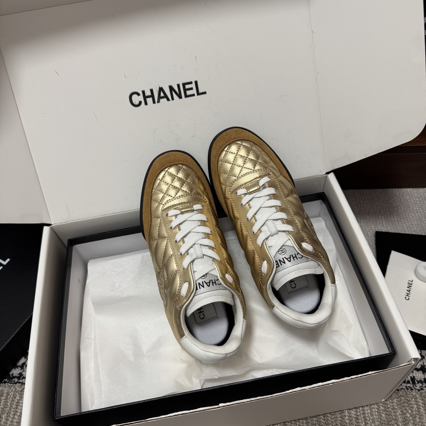 Women Golden Quilted Leather Sneakers Lace Up Casual Sports Trainer Shoes