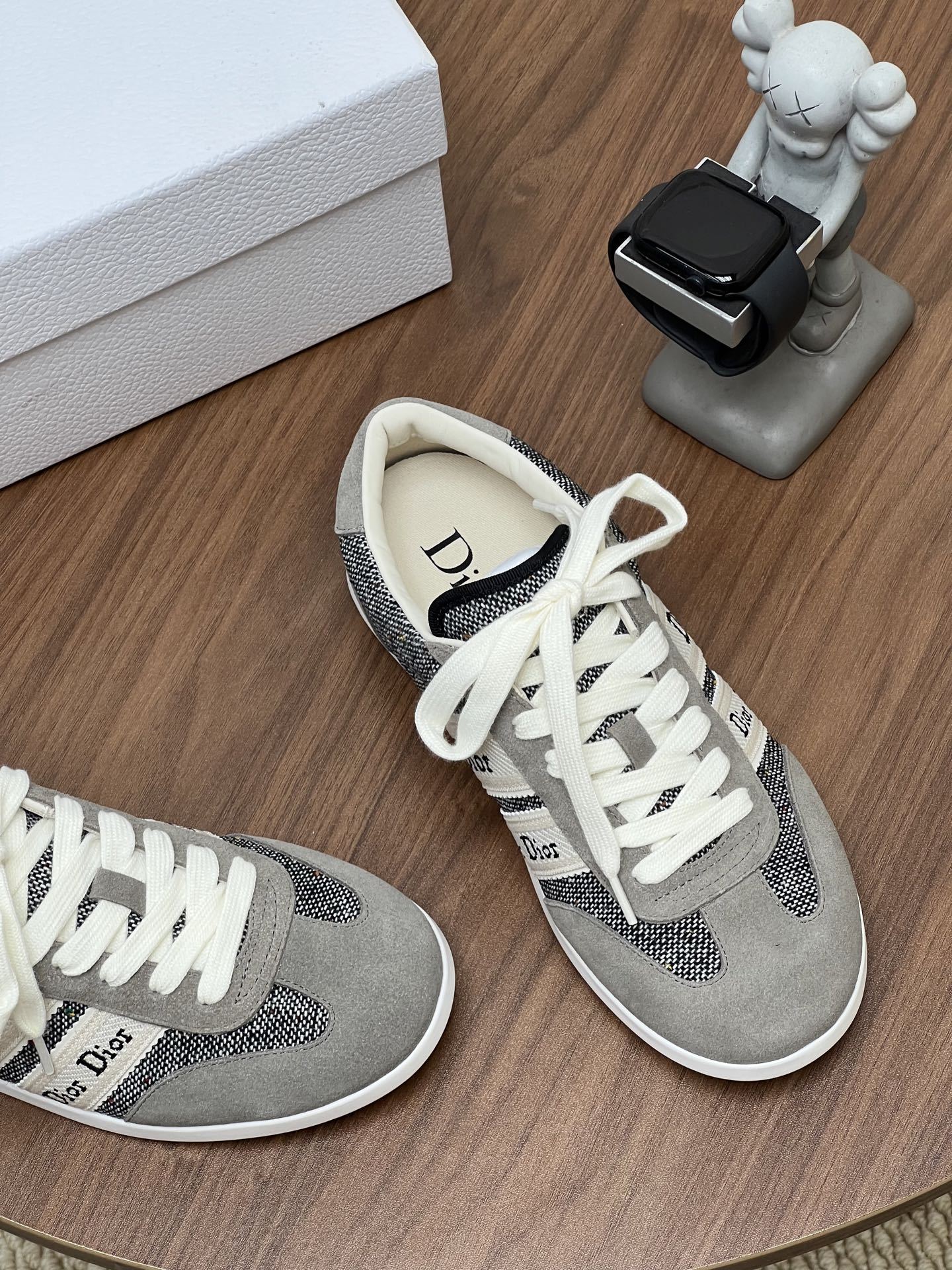 Vintage Suede Patchwork Casual Sneakers Women Retro Lace Up Flat Walking Shoes Lightweight Daily Fashion Trainers