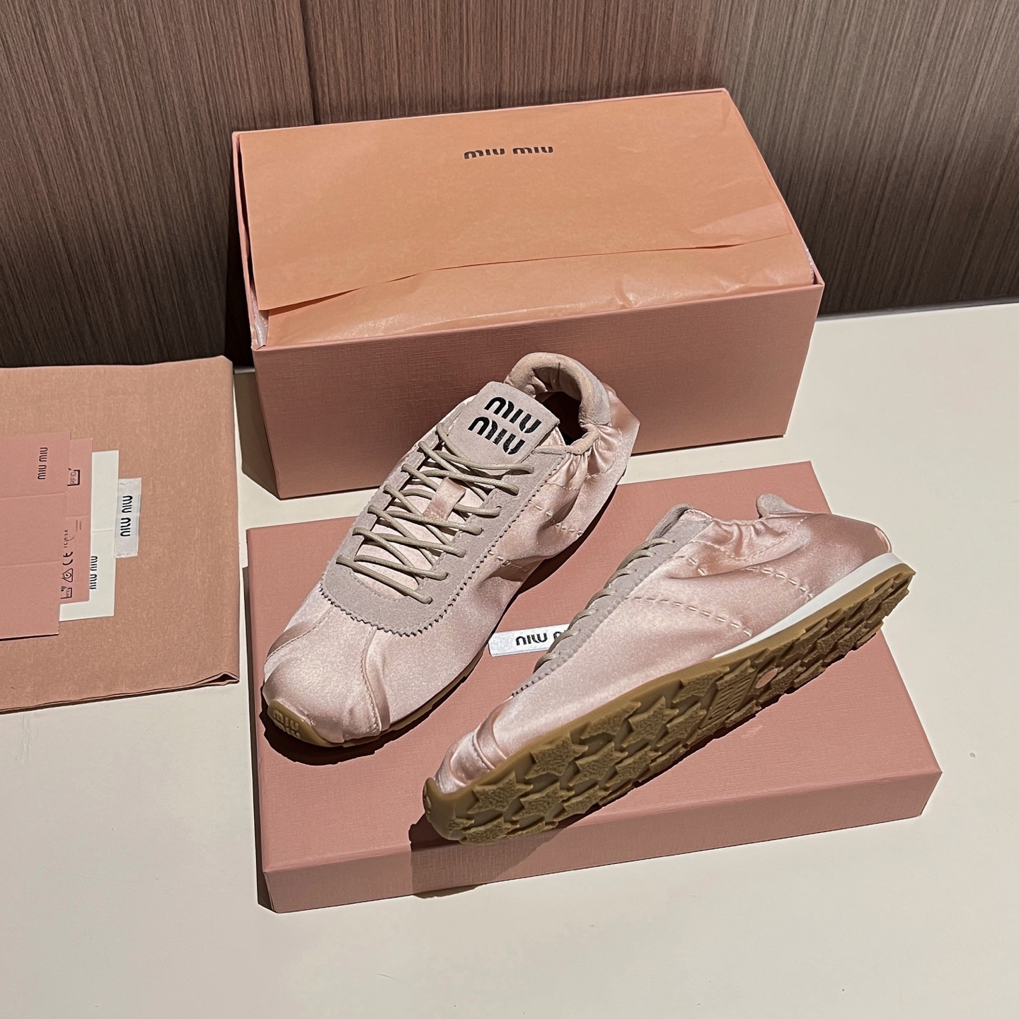 Women Satin Lace Up Flat Sneakers Retro Soft Toe Walking Casual Shoes