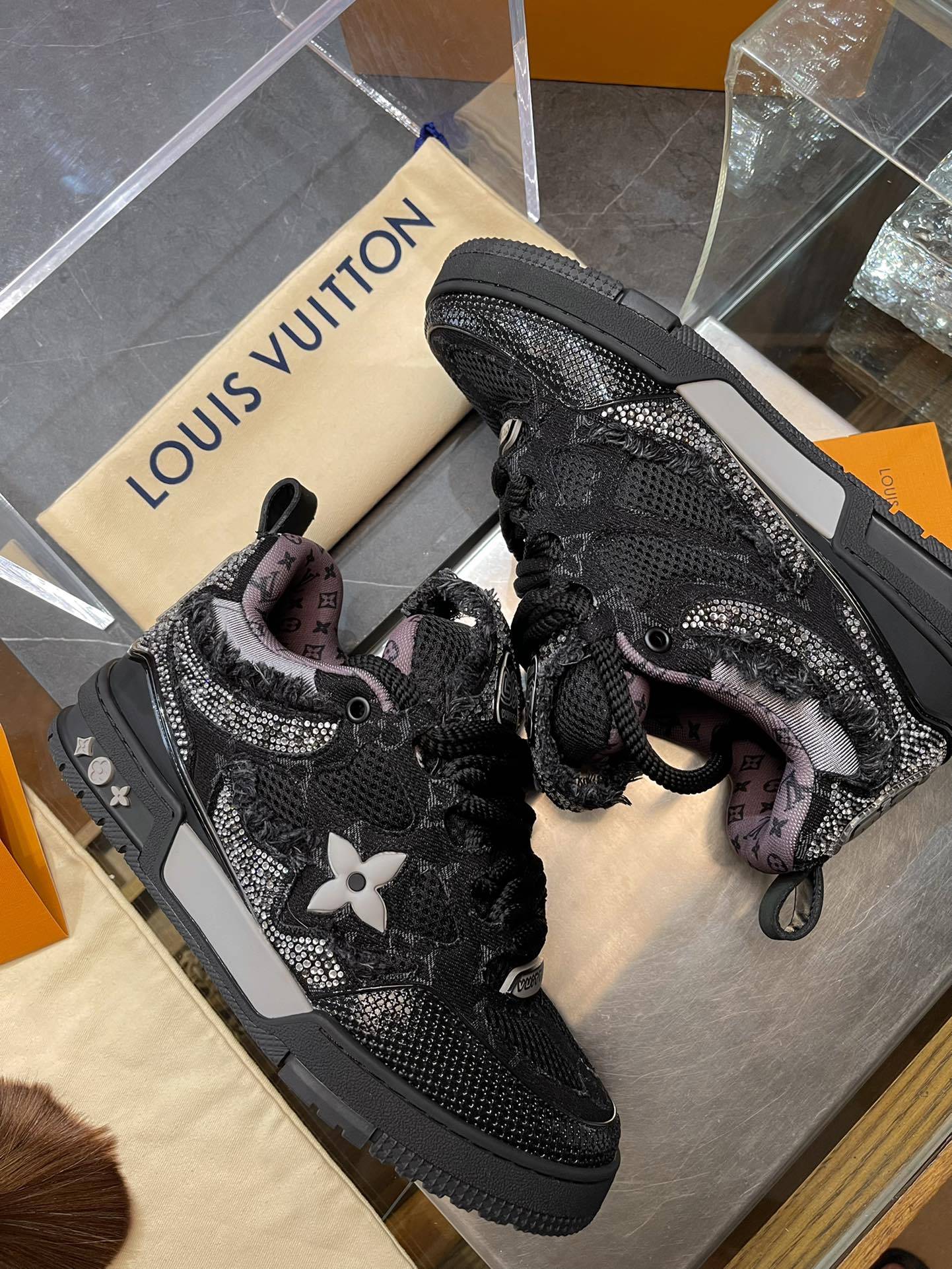 Black Jacquard Pattern Lace Up Skate Shoes Warm Lining Fashion Platform Casual Sneakers