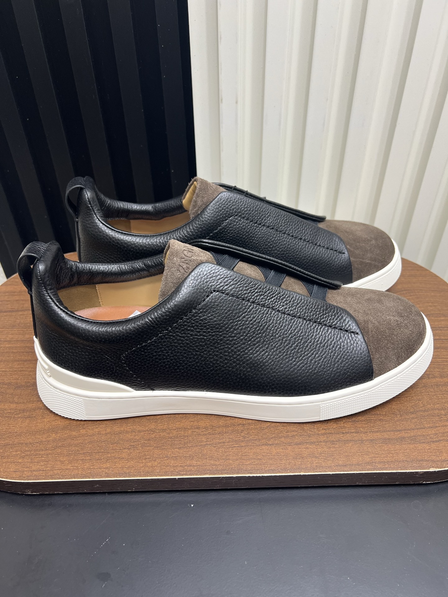 Men Slip-On Leather Suede Spliced Casual Shoes Black Dark Brown Laceless Sneakers