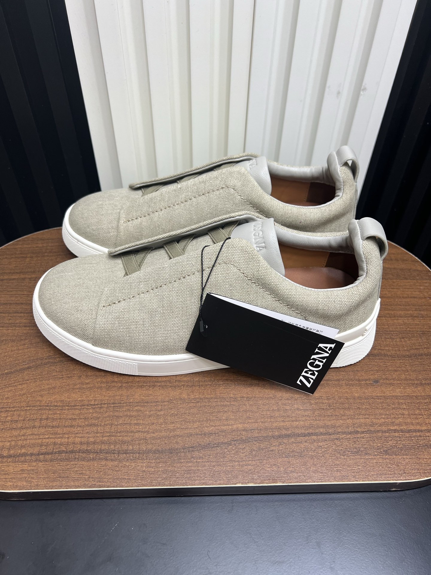 Men Slip-On Casual Sneakers Light Khaki Breathable Flat Walking Shoes