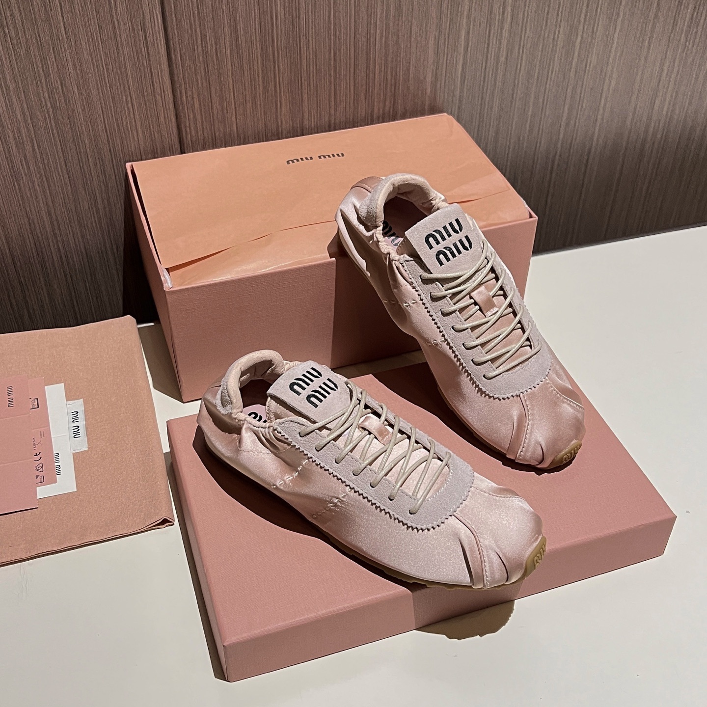 Women Satin Lace Up Flat Sneakers Retro Soft Toe Walking Casual Shoes