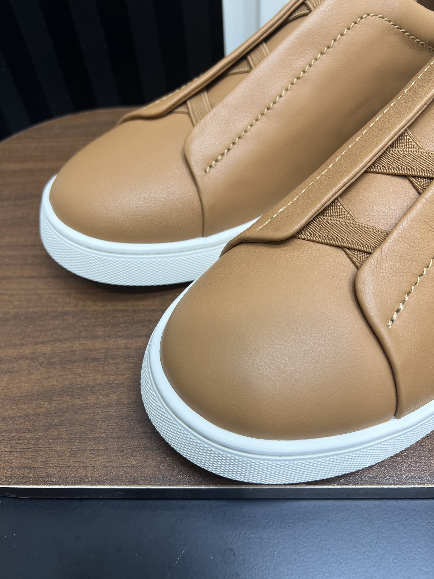 Men Slip-On Grain Leather Casual Shoes Camel Laceless Walking Sneakers