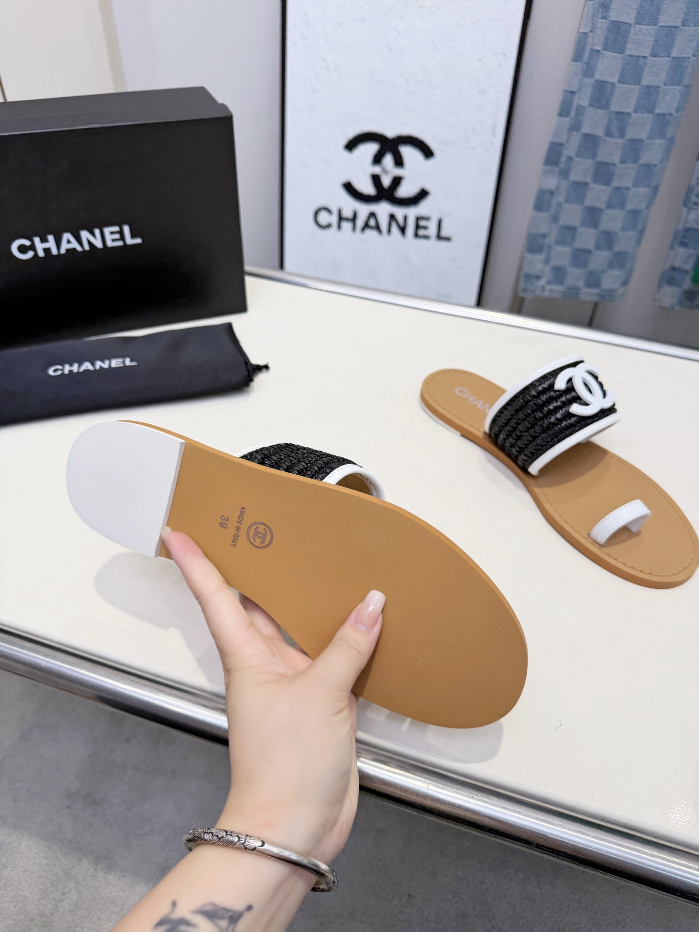 Women Woven Strap Flat Slide Sandals Summer Open Toe Slip On Casual Beach Slippers For Ladies