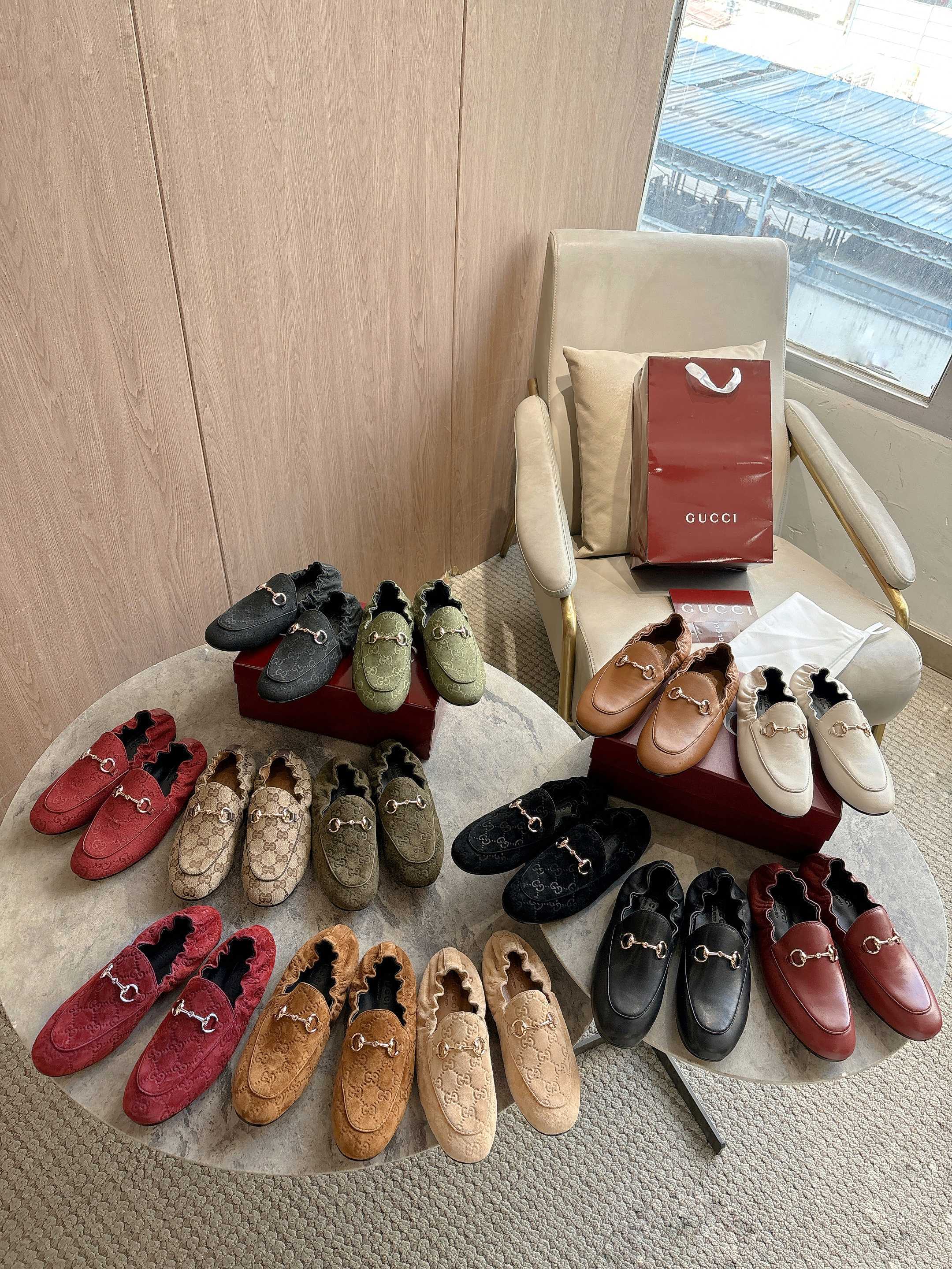 Women Embossed Pattern Loafers Metal Buckle Slip On Soft Flat Casual Shoes