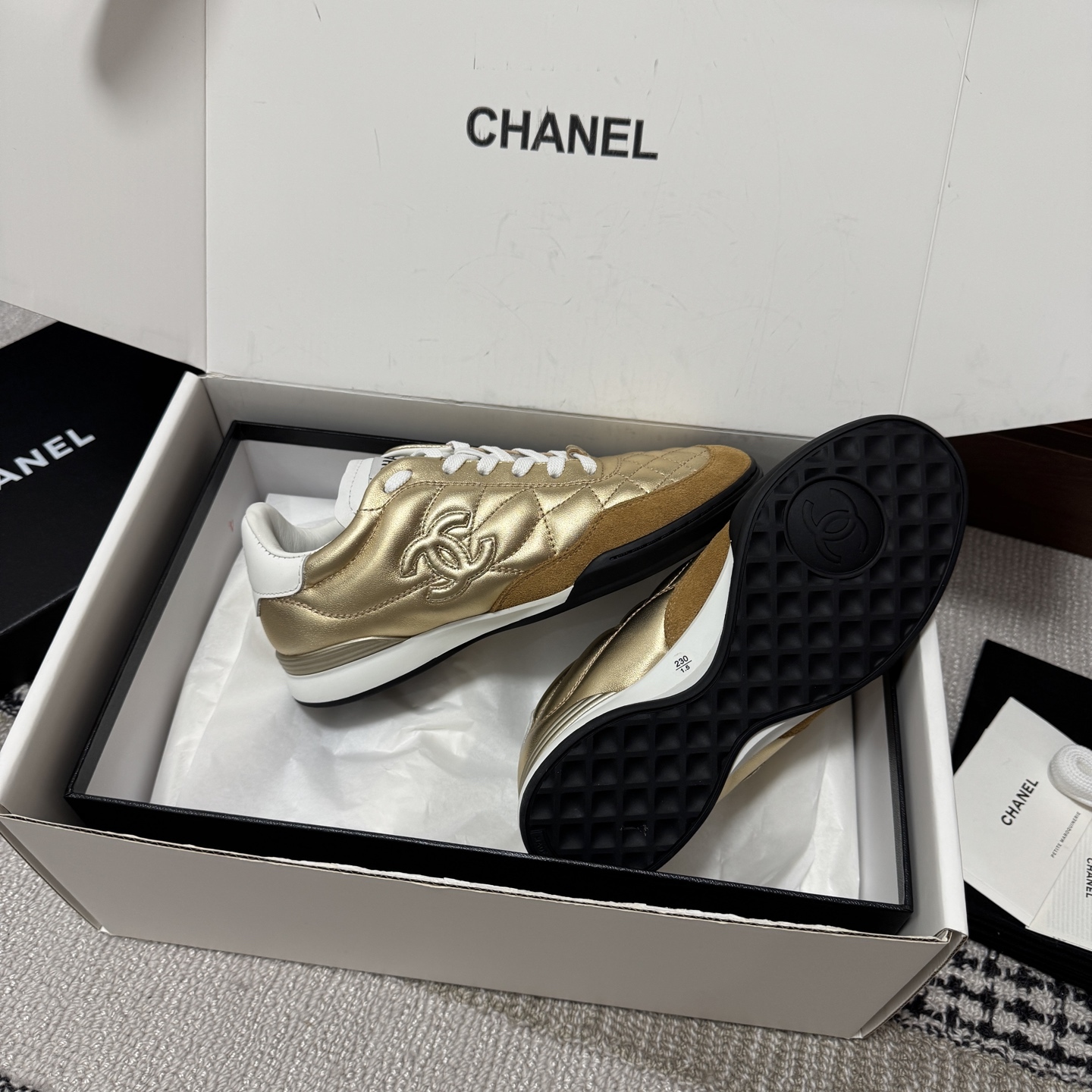 Women Golden Quilted Leather Sneakers Lace Up Casual Sports Trainer Shoes