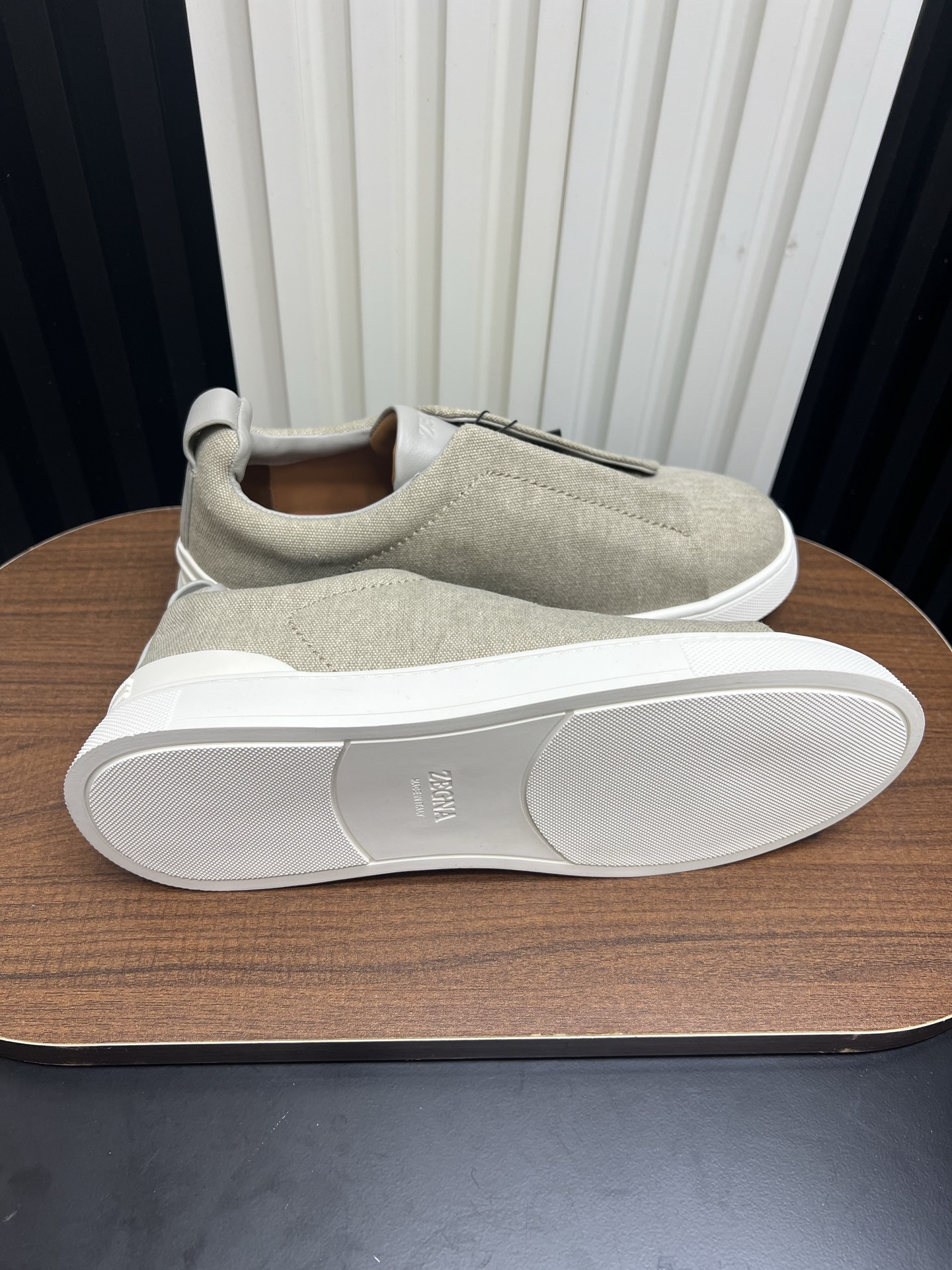 Men Slip-On Casual Sneakers Light Khaki Breathable Flat Walking Shoes