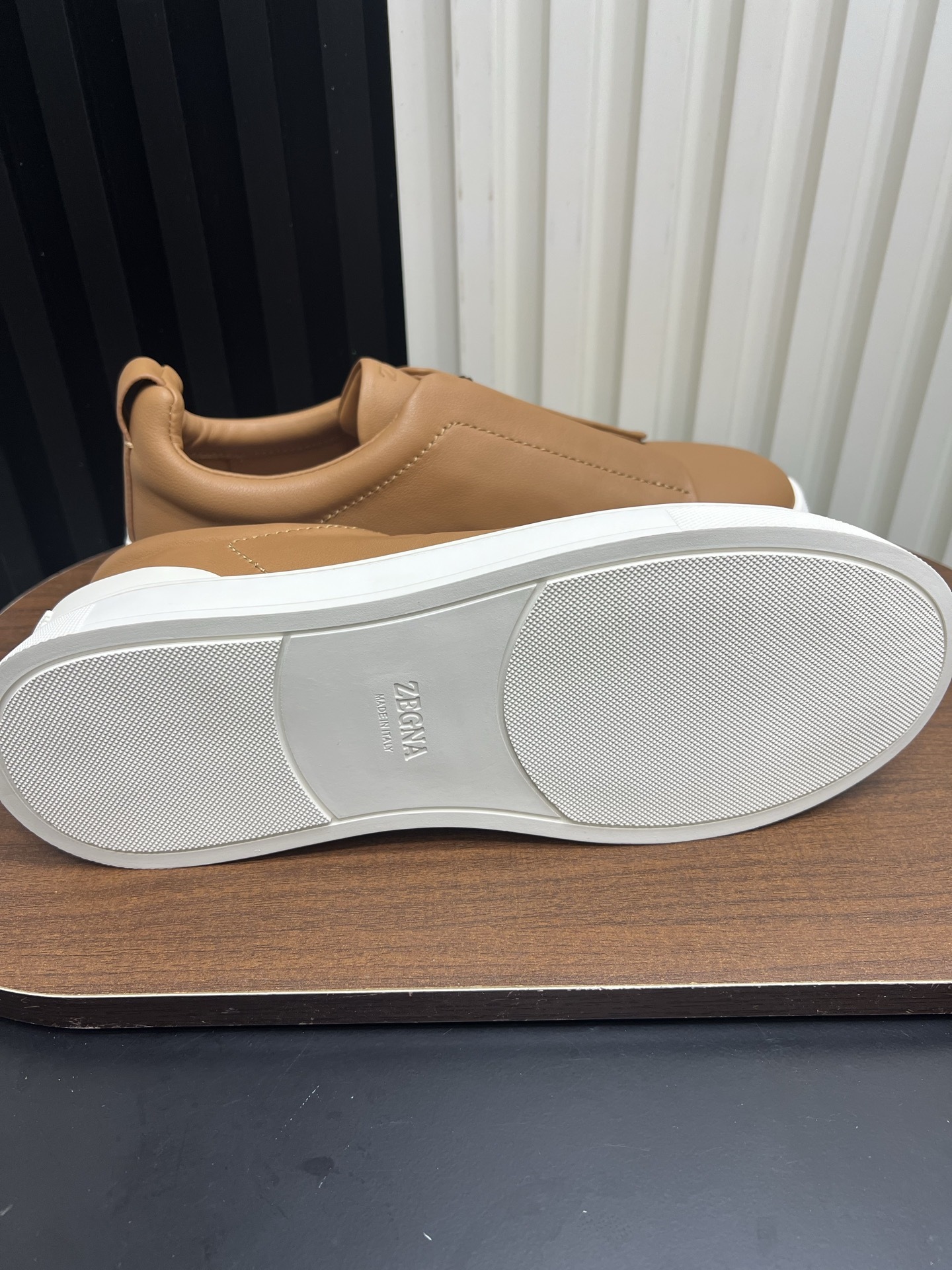 Men Slip-On Grain Leather Casual Shoes Camel Laceless Walking Sneakers