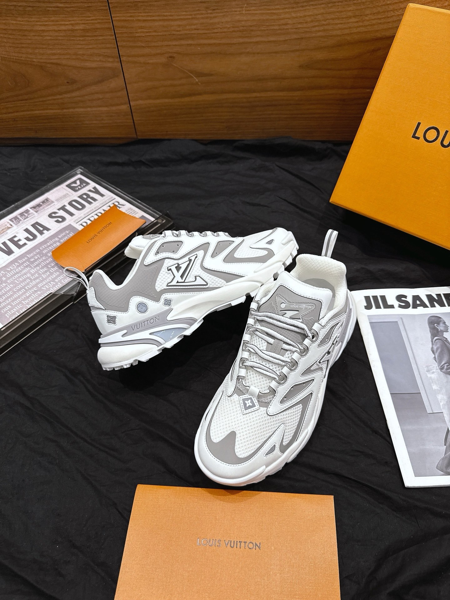 White Gray Breathable Mesh Chunky Sneakers Men Height Increasing Non Slip Casual Walking Sports Dad Shoes