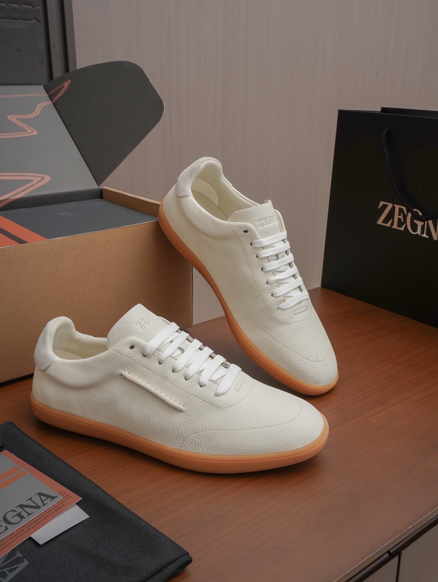 Genuine Cow Leather Men White Casual Sneakers Low Top Lace Up Shoes Gum Rubber Sole Business Daily Walking Leather Shoes