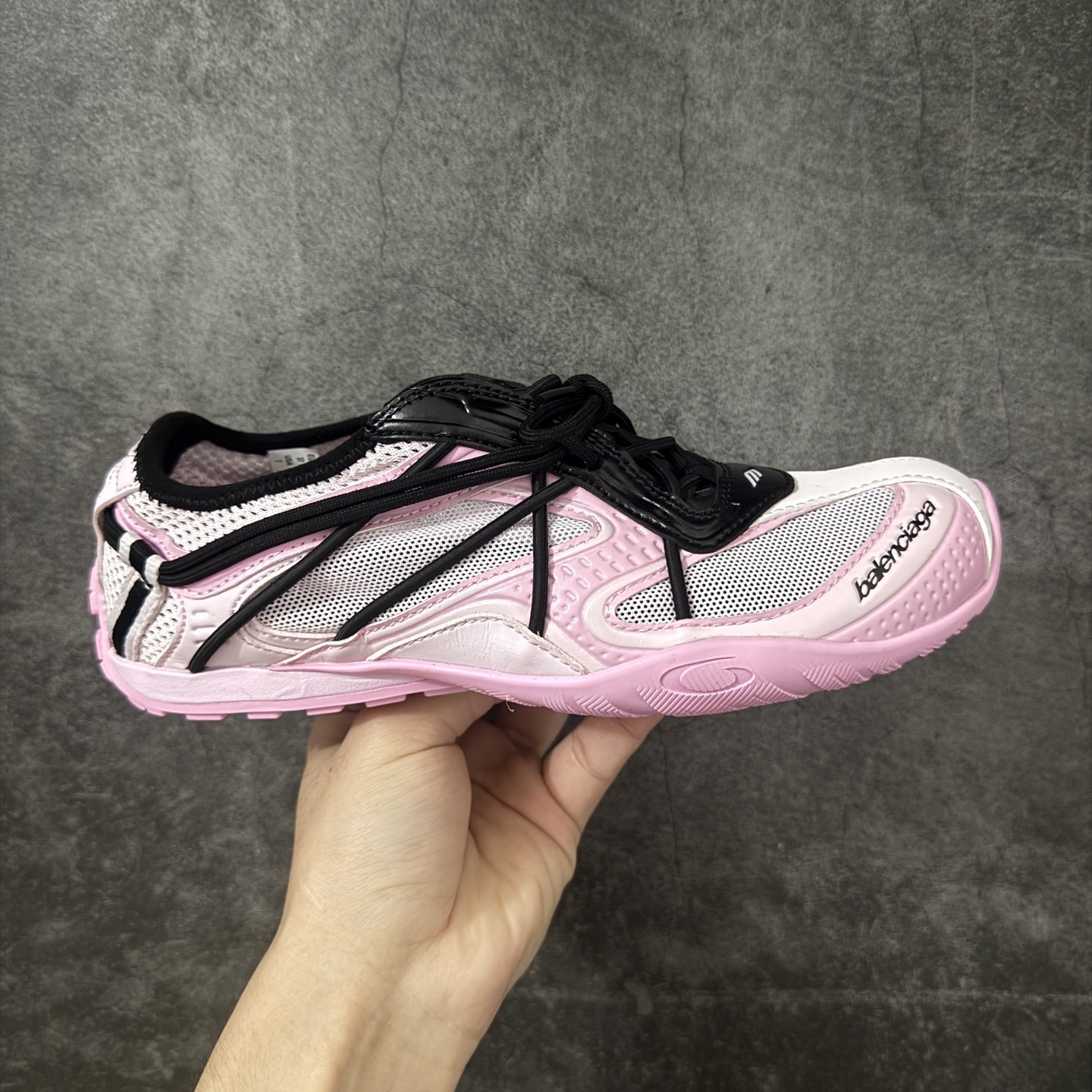 Women Pink Black Retro Mesh Casual Sneakers Low Top Lace Up Breathable Lightweight Sport Walking Shoes Non Slip Fashion Trainers