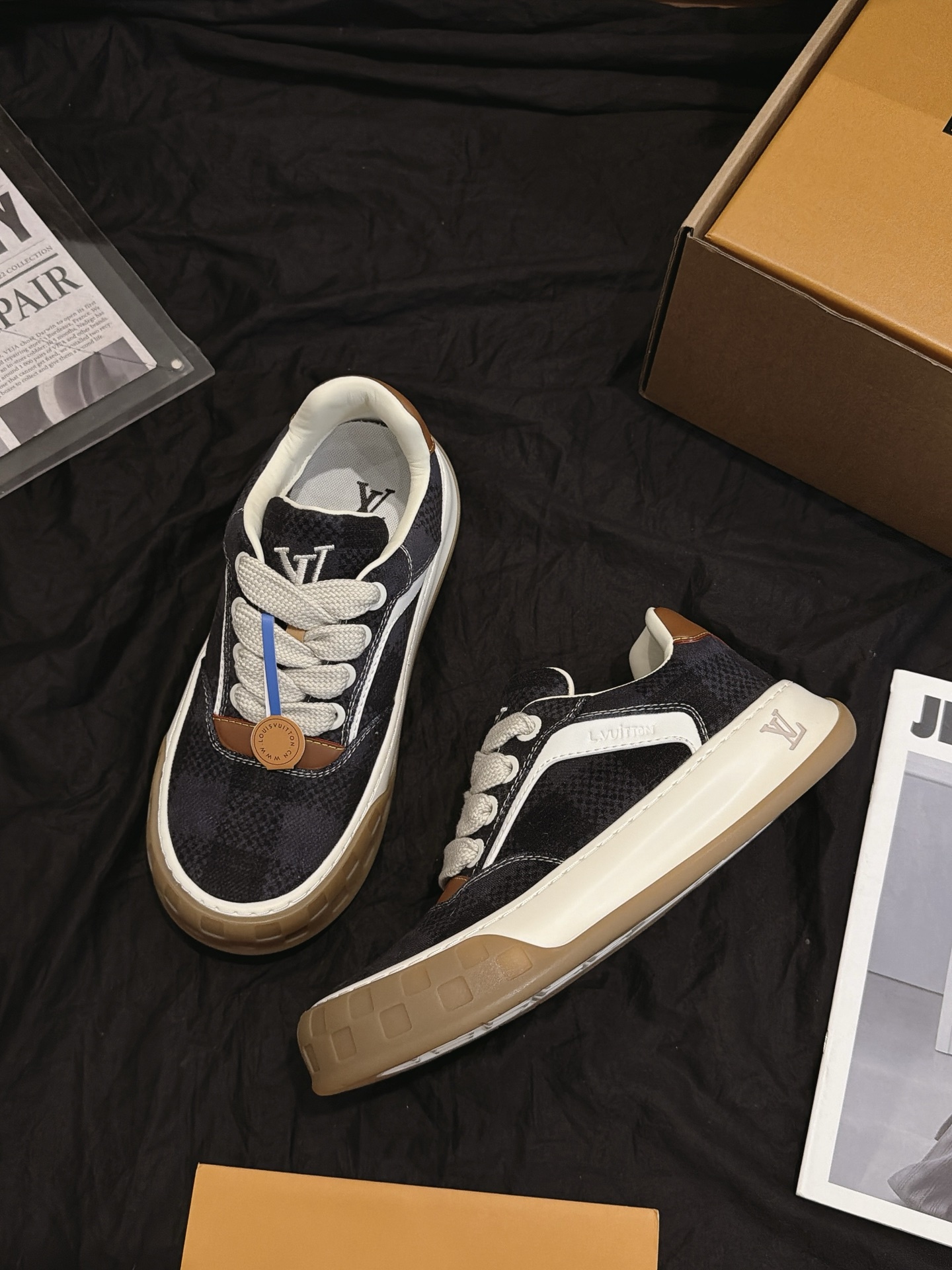 Dark Denim Stitching Casual Skate Shoes White Side Strip Gum Rubber Sole Retro Fashion Sneakers Unisex