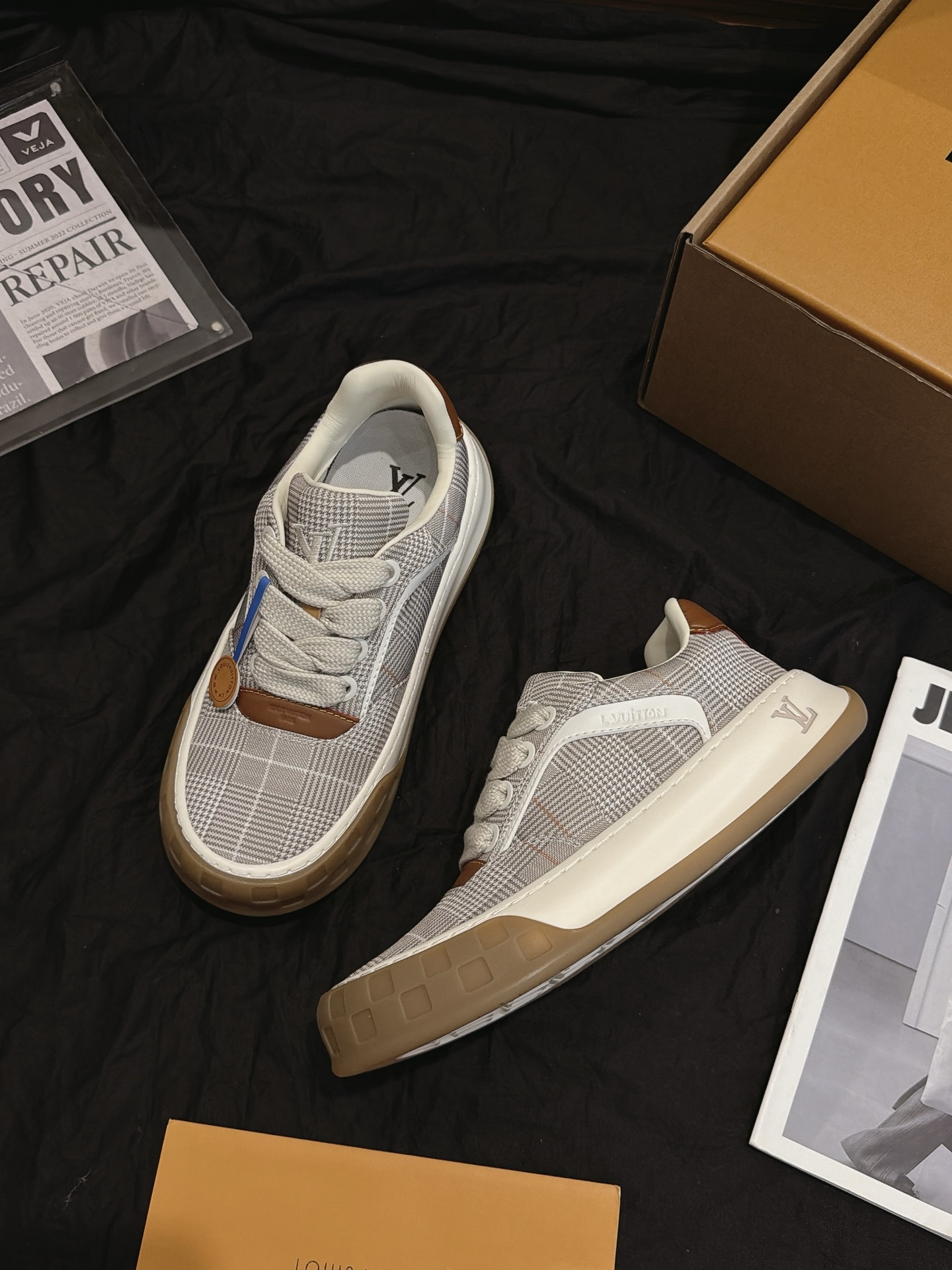Plaid Mesh Breathable Casual Skate Shoes White Side Stripe Gum Rubber Sole Retro Lightweight Sneakers Unisex