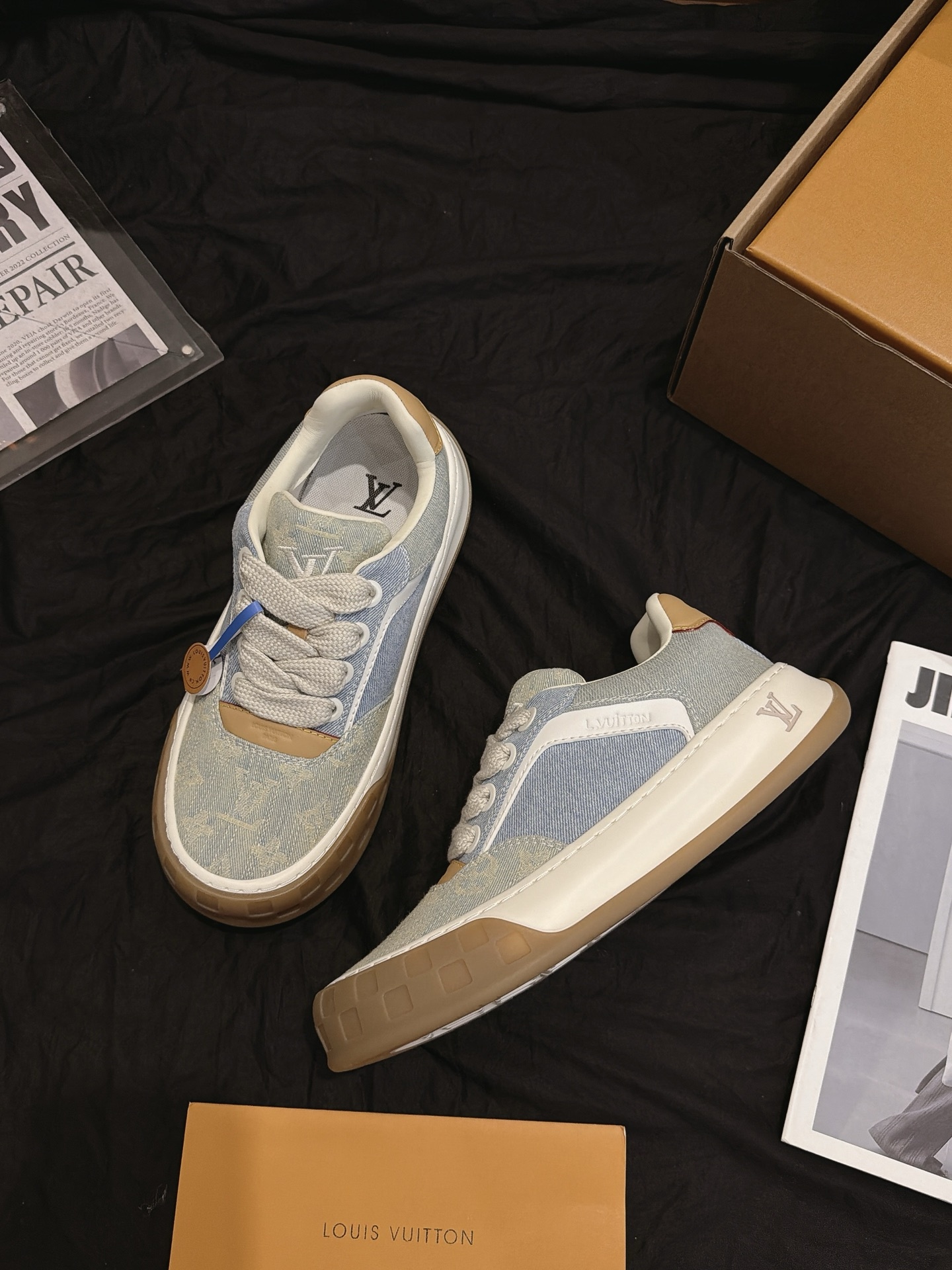 Light Blue Washed Denim Low Top Skate Shoes White Side Stripe Gum Rubber Sole Retro Casual Board Sneakers Unisex