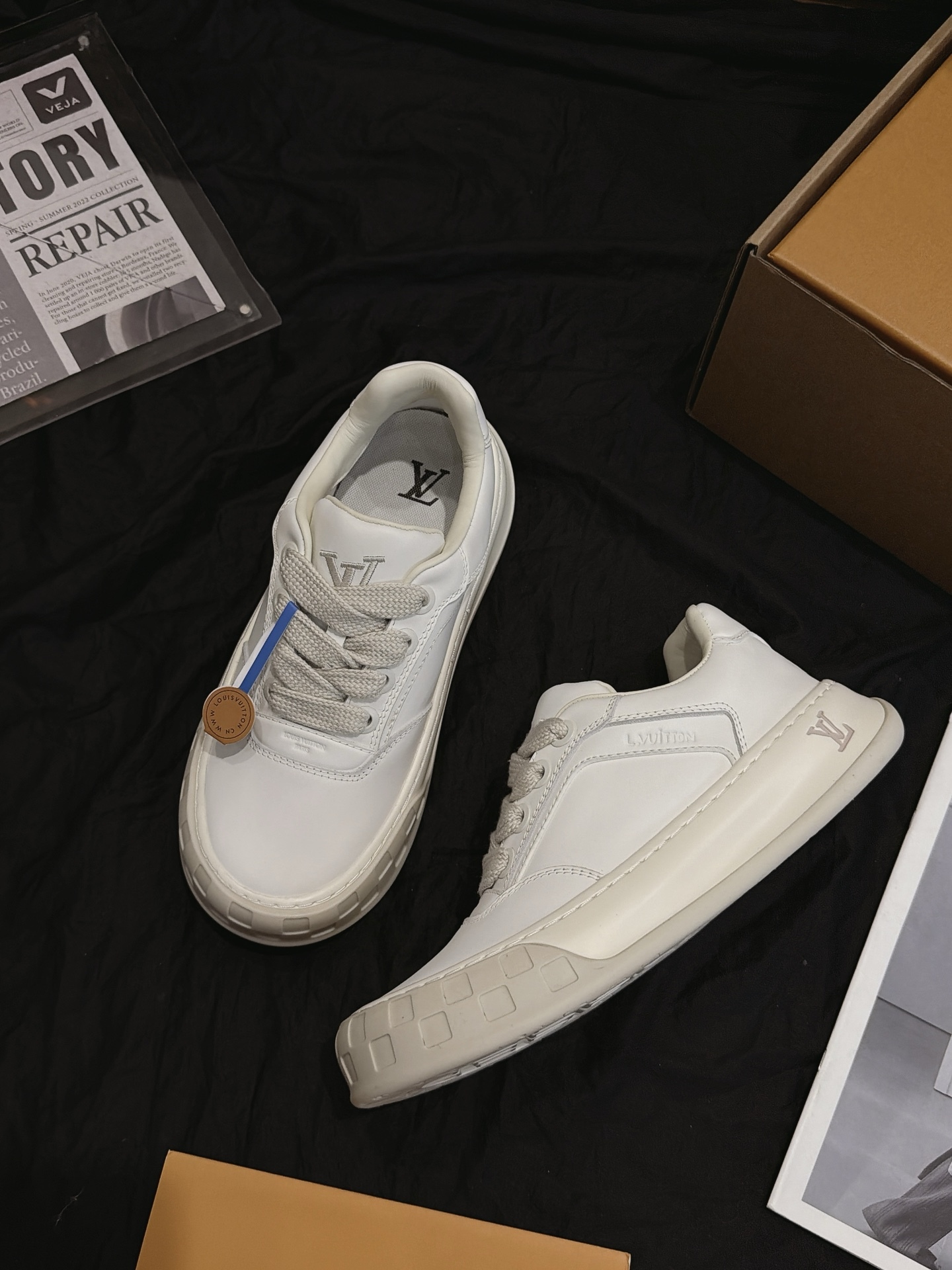 Pure White Leather Low Top Skate Shoes Thick Sole Versatile Casual White Sneakers Unisex