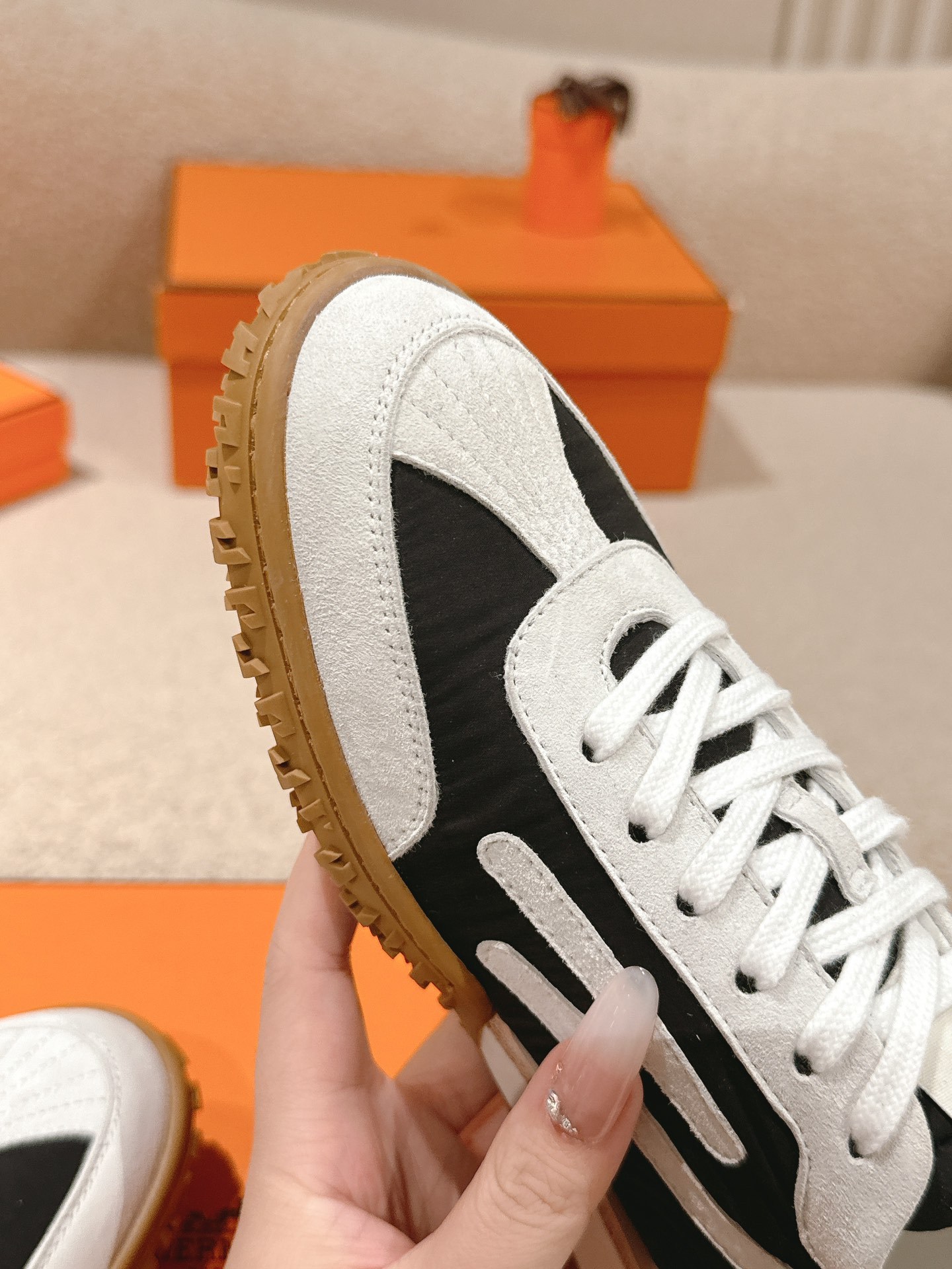 Women Black White Color Block Letter Logo Retro Sneakers Wear Resistant Gum Sole Casual Walking Trainers