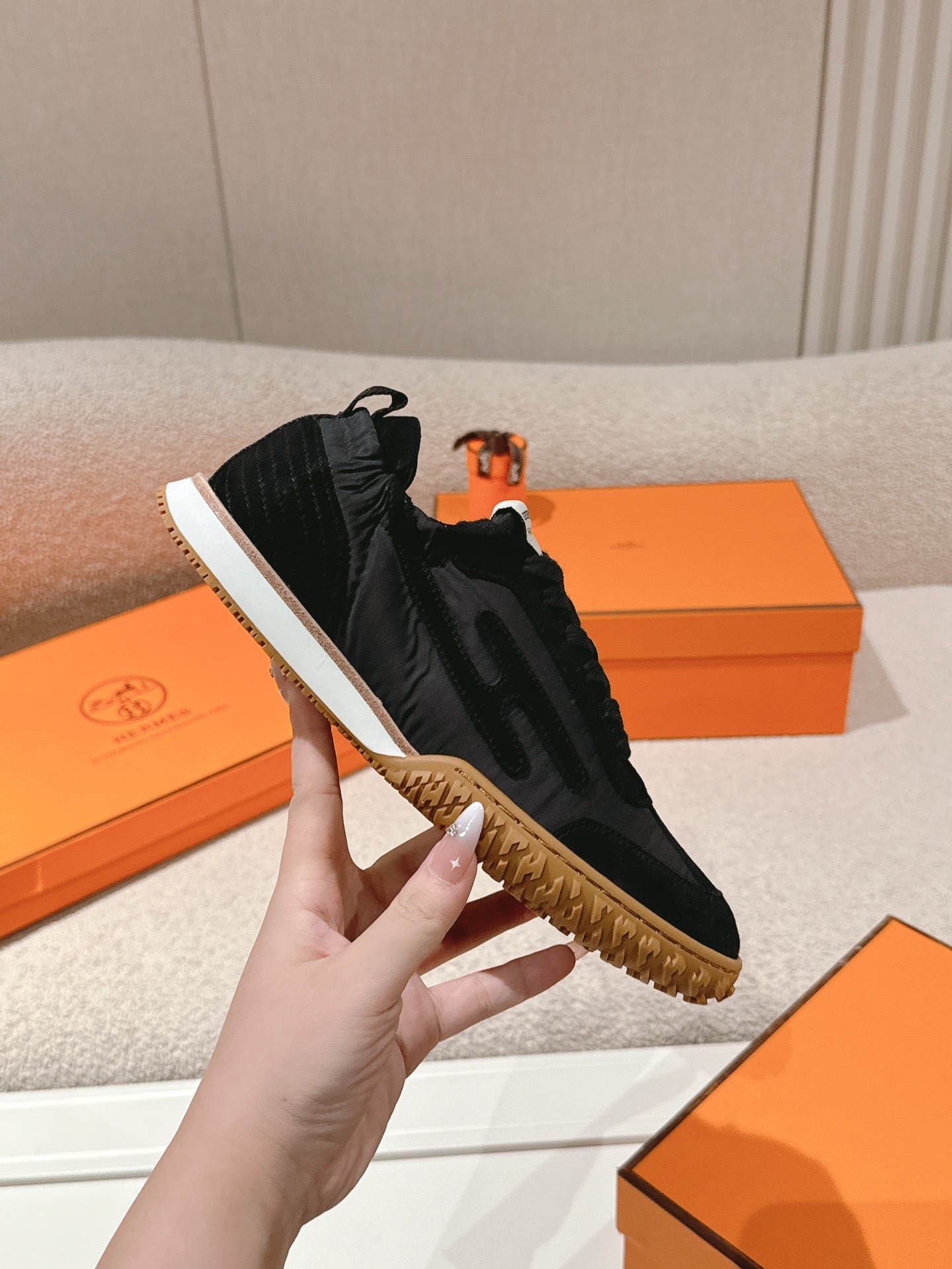 All Black Retro Canvas Sneakers Label Decor Non Slip Gum Rubber Sole Breathable Casual Walking Shoes For Women