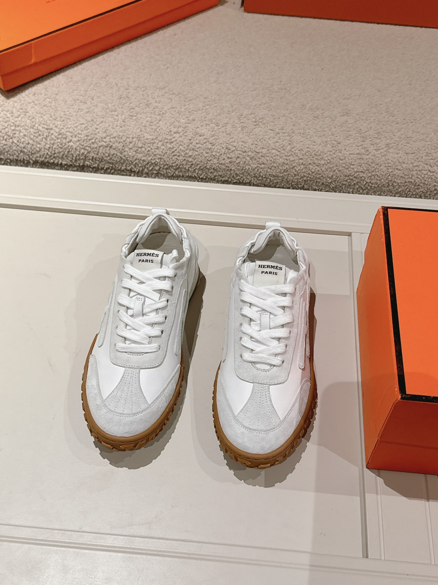 White Suede Stitching Retro Sneakers Lace Up Non Slip Gum Rubber Sole Lightweight Casual Walking Trainers For Women