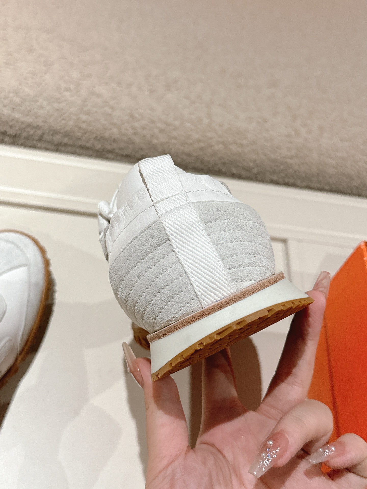 White Suede Stitching Retro Sneakers Lace Up Non Slip Gum Rubber Sole Lightweight Casual Walking Trainers For Women