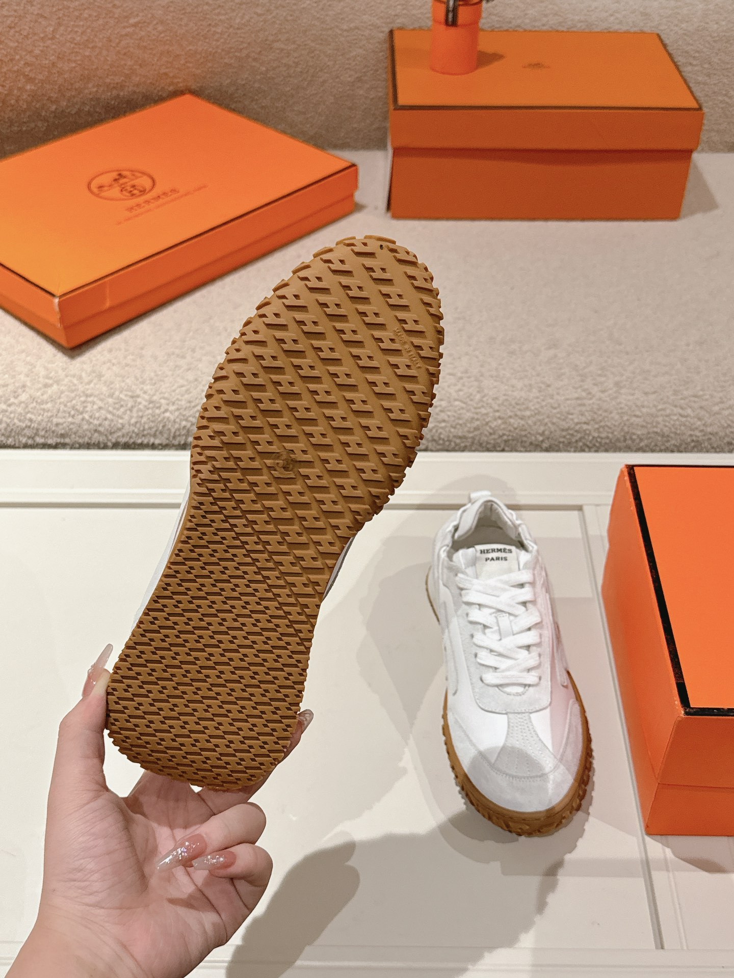 White Suede Stitching Retro Sneakers Lace Up Non Slip Gum Rubber Sole Lightweight Casual Walking Trainers For Women