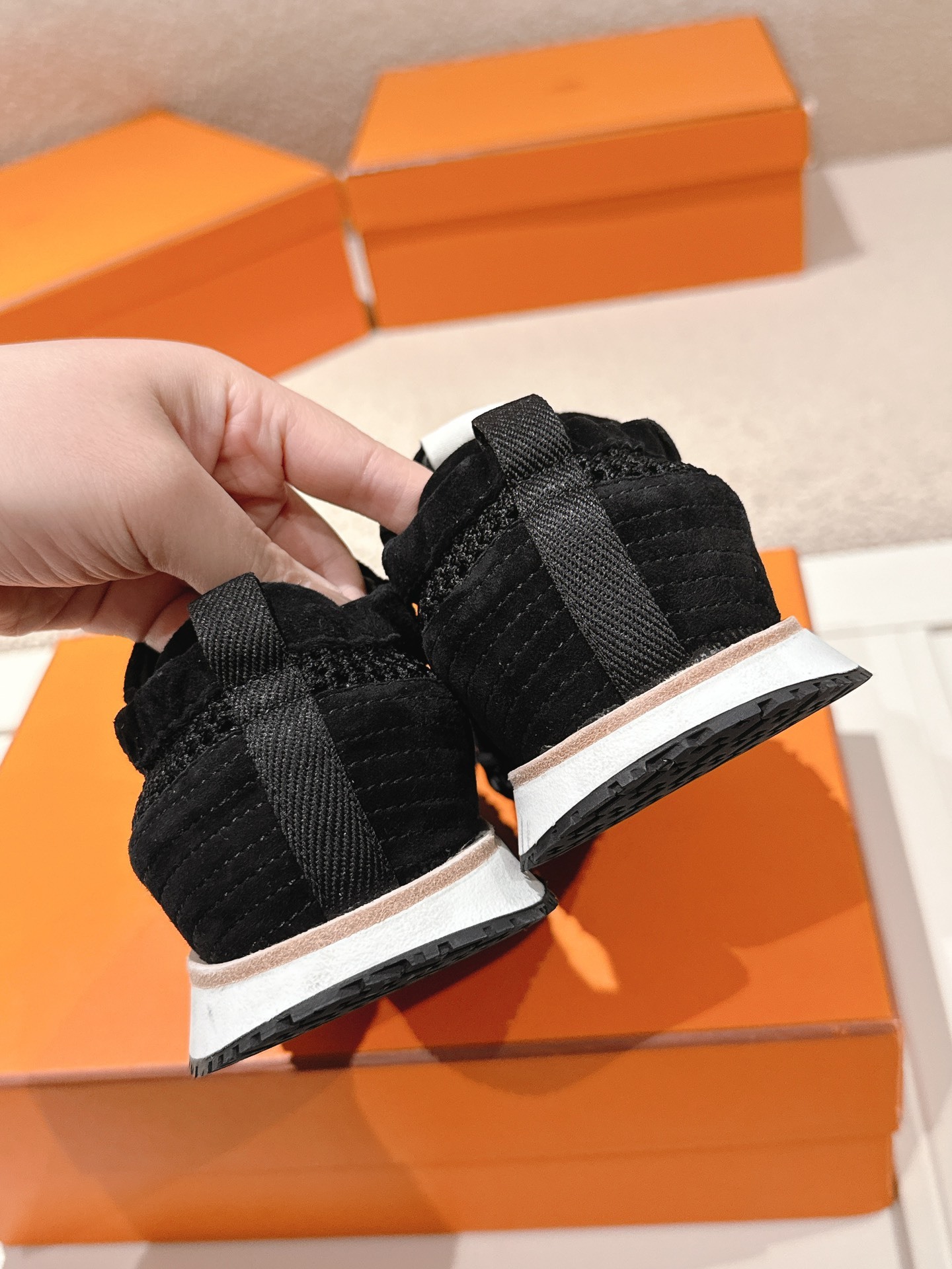 Full Black Hollow Breathable Mesh Casual Sneakers Women Lightweight Non Slip Gum Sole Lace Up Walking Sports Trainers