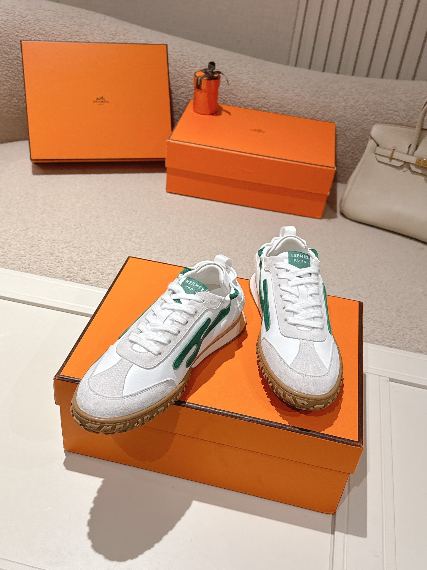 Women Vintage Green Stitching Sneakers Suede Mesh Breathable Lace-Up Casual Trainers Non-Slip Wear Resistant Gum Rubber Sole Fashion Daily Walking Flat Shoes EU35-EU40