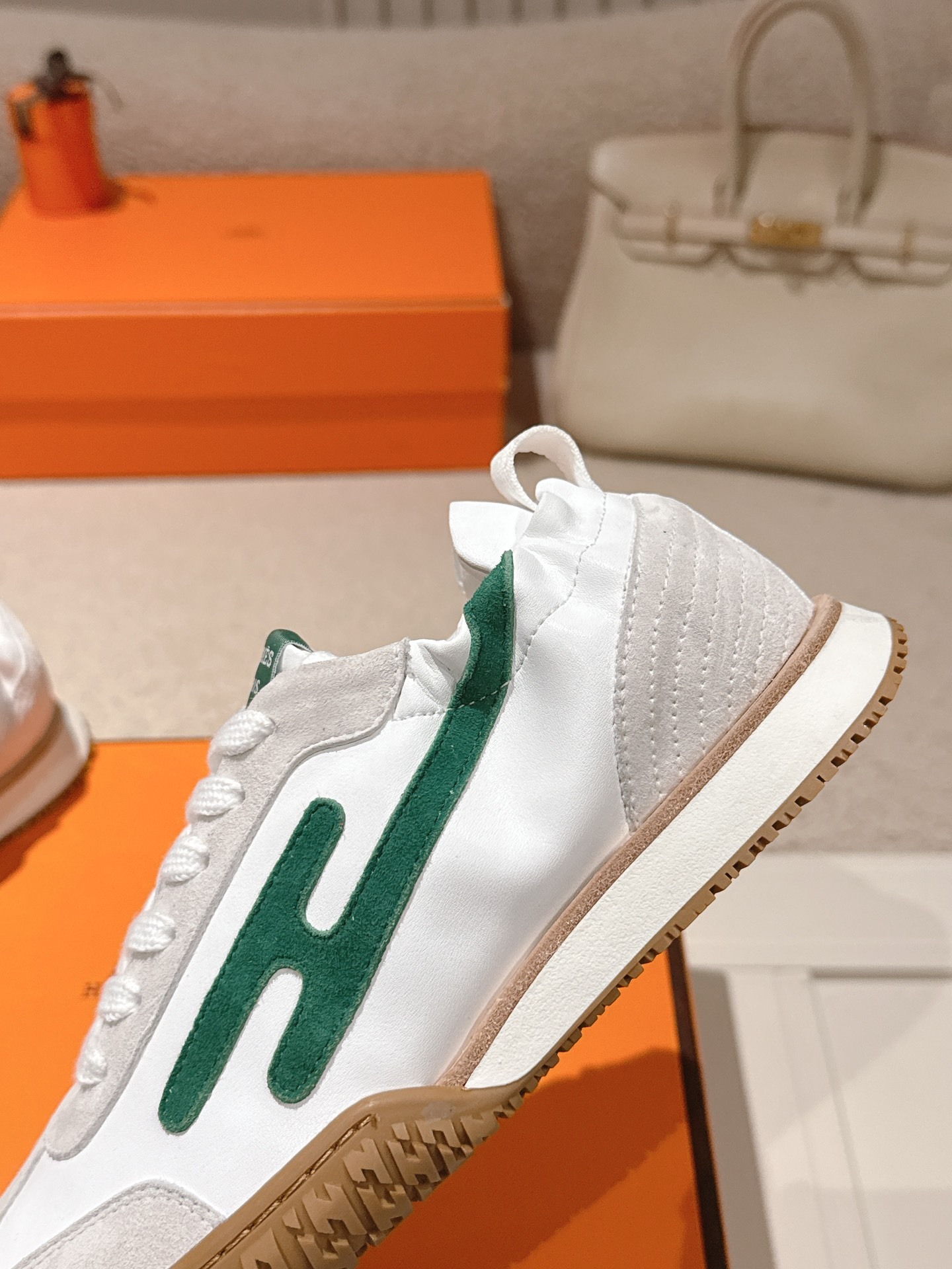 Women Vintage Green Stitching Sneakers Suede Mesh Breathable Lace-Up Casual Trainers Non-Slip Wear Resistant Gum Rubber Sole Fashion Daily Walking Flat Shoes EU35-EU40