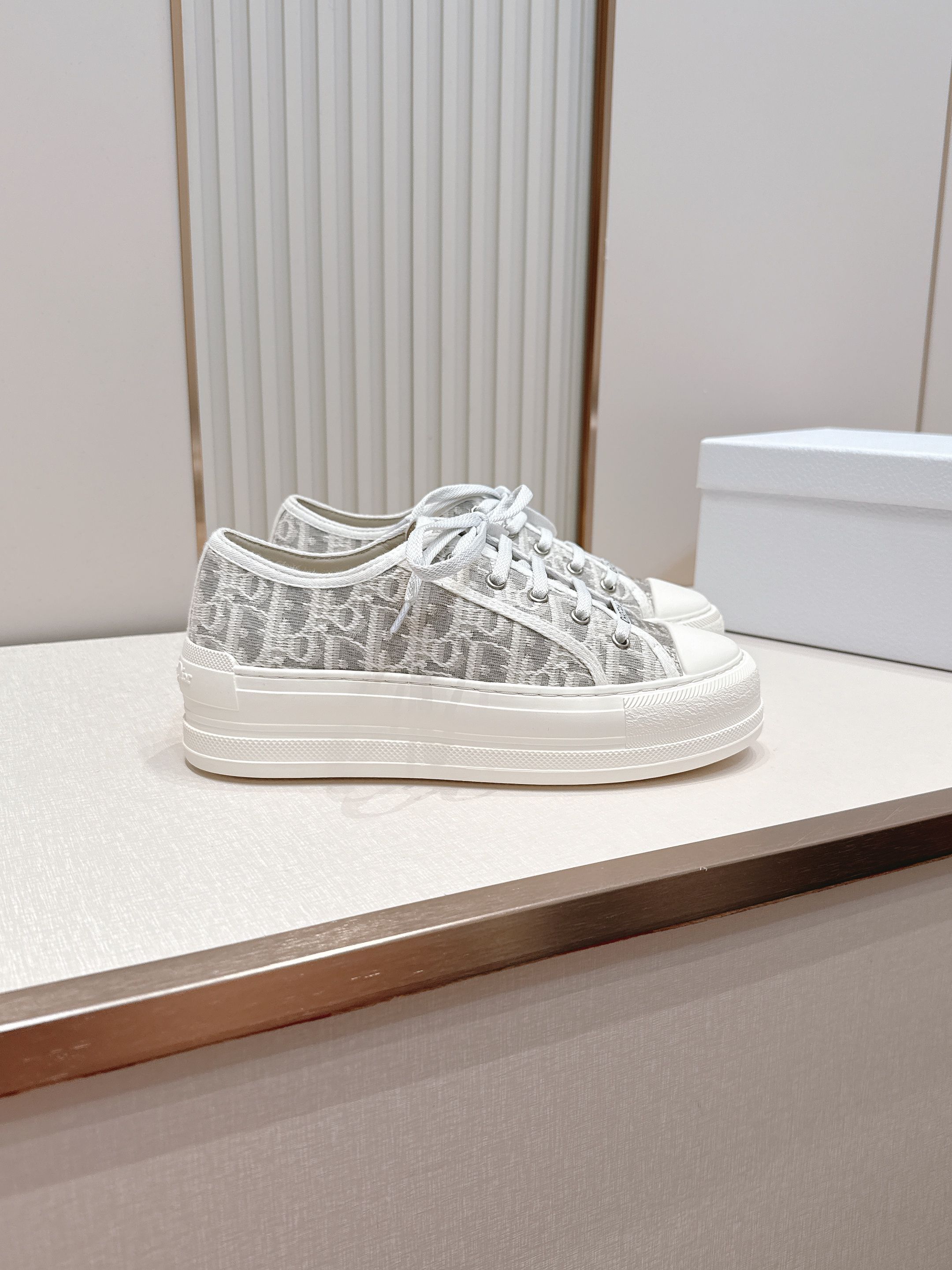 Women Luxury Letter Jacquard Canvas Sneakers White Lace Up Thick Platform Casual Walking Shoes Fashion Daily Flat Shoes