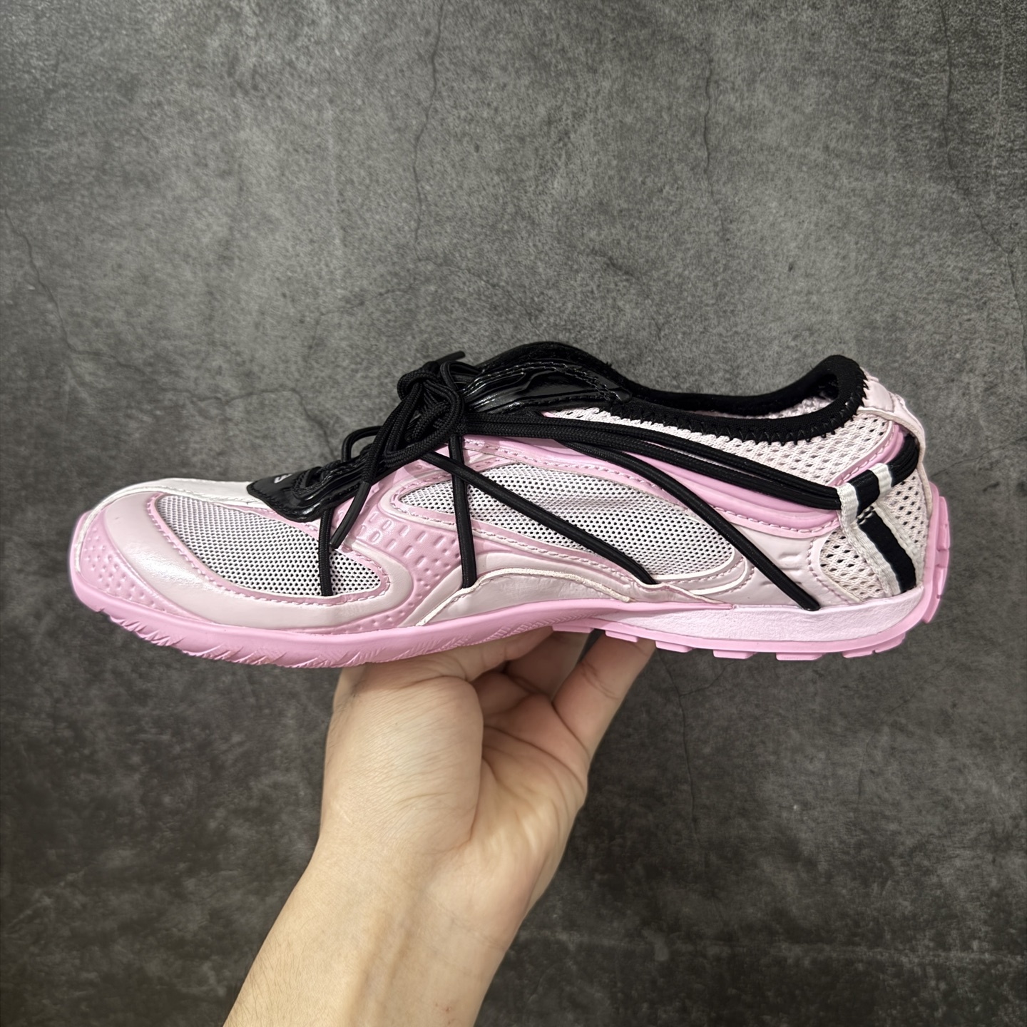 Women Pink Black Retro Mesh Casual Sneakers Low Top Lace Up Breathable Lightweight Sport Walking Shoes Non Slip Fashion Trainers