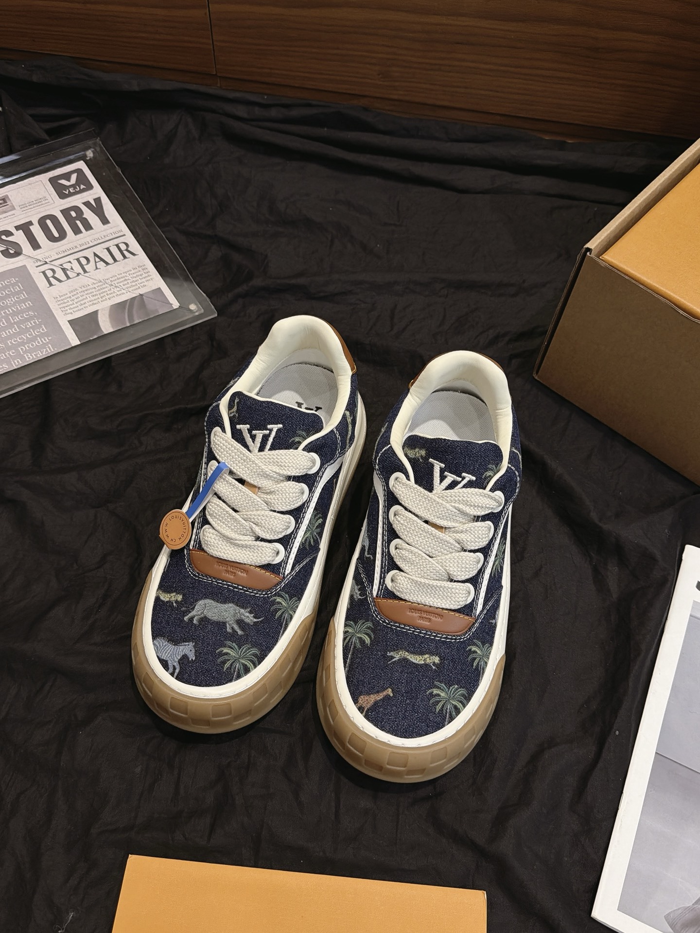 Dark Denim Printed Canvas Casual Skate Shoes White Side Stripe Gum Rubber Sole Retro Low Top Sneakers Unisex