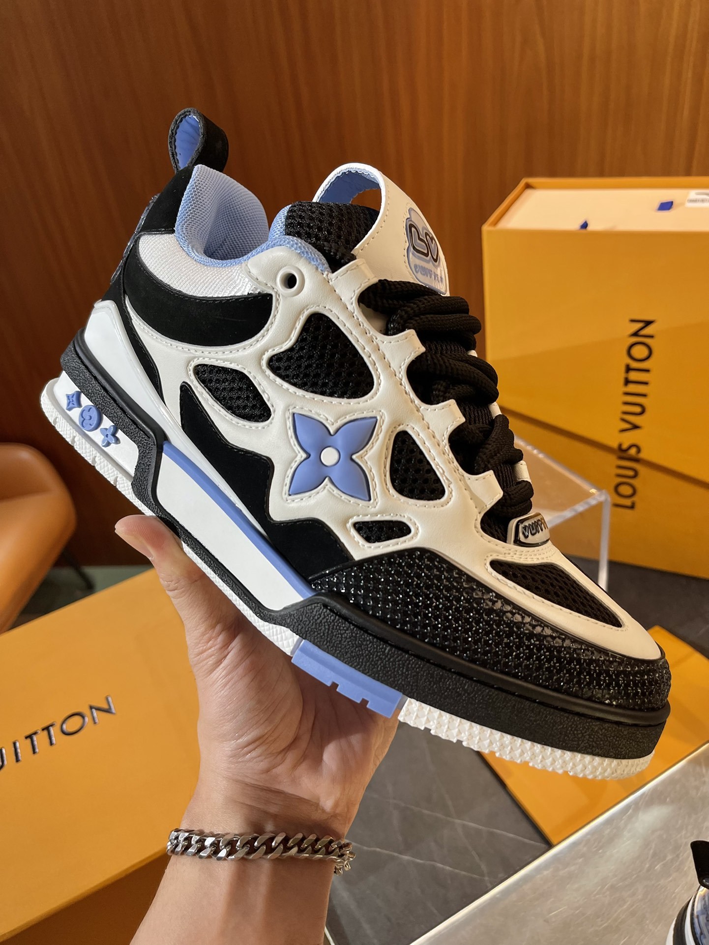 Men Fashion Color Block Skate Sneakers Hollow Stitching Low Top Casual Shoes Breathable Mesh Walking Shoes Non Slip Thick Sole Street Footwear 2 Colors Optional
