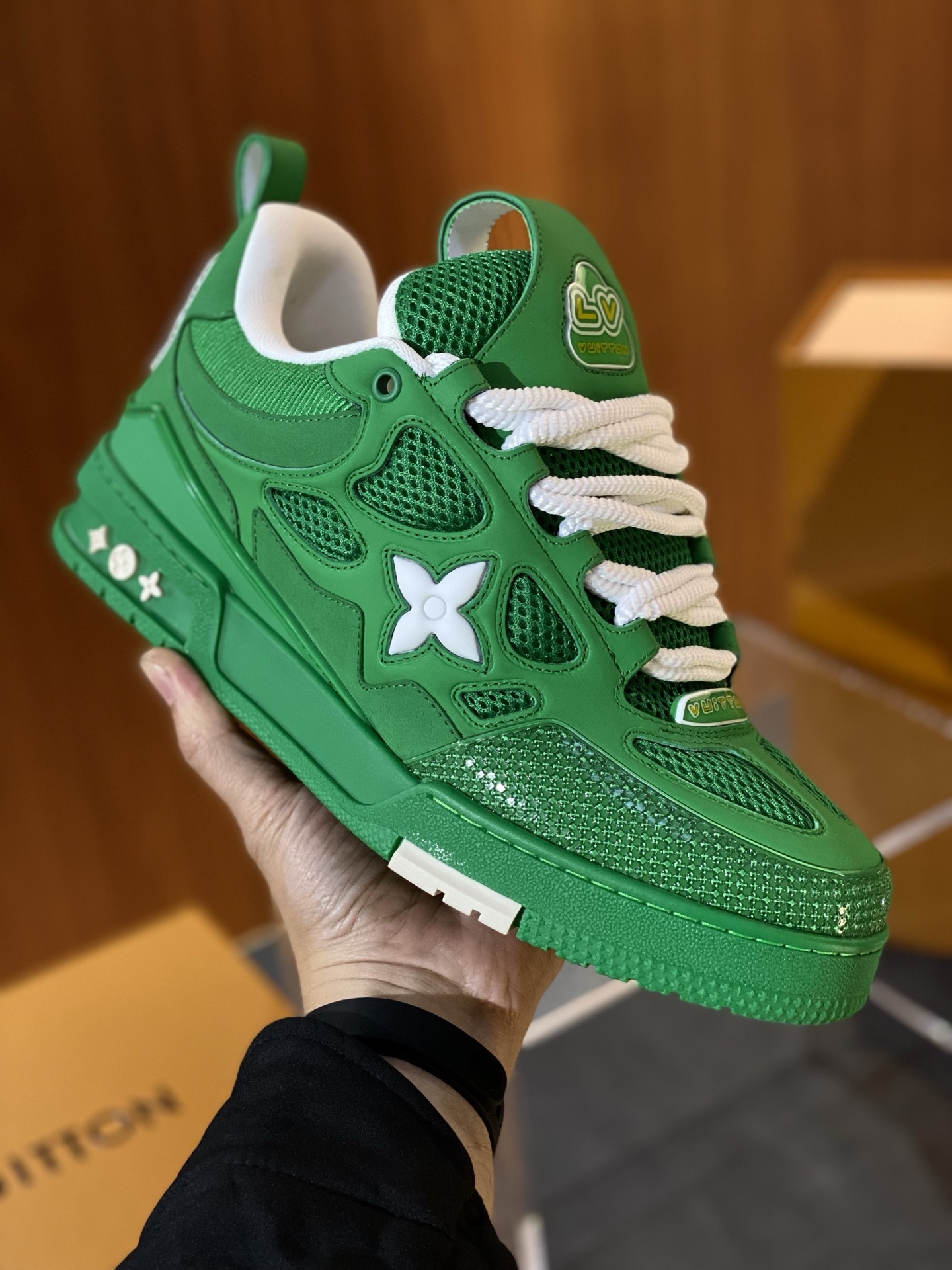 Men Solid Color Breathable Mesh Skate Shoes Low Top Lace Up Casual Sneakers Non Slip Thick Sole Fashion Street Shoes 2 Colors Green Blue Available