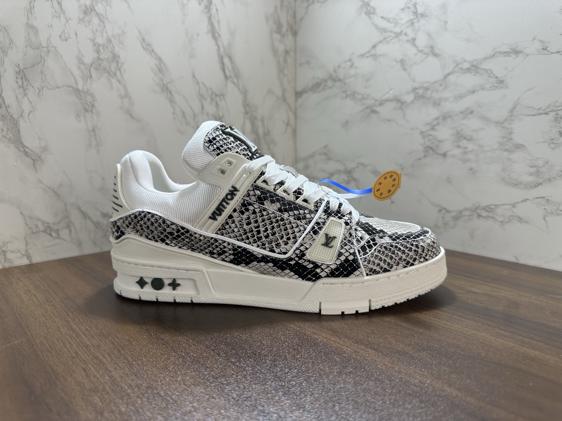 Men Retro Printed Patchwork Skate Shoes Low Top Lace Up Casual Sneakers Wear-resistant Non-slip Thick Sole Street Fashion Walking Shoes