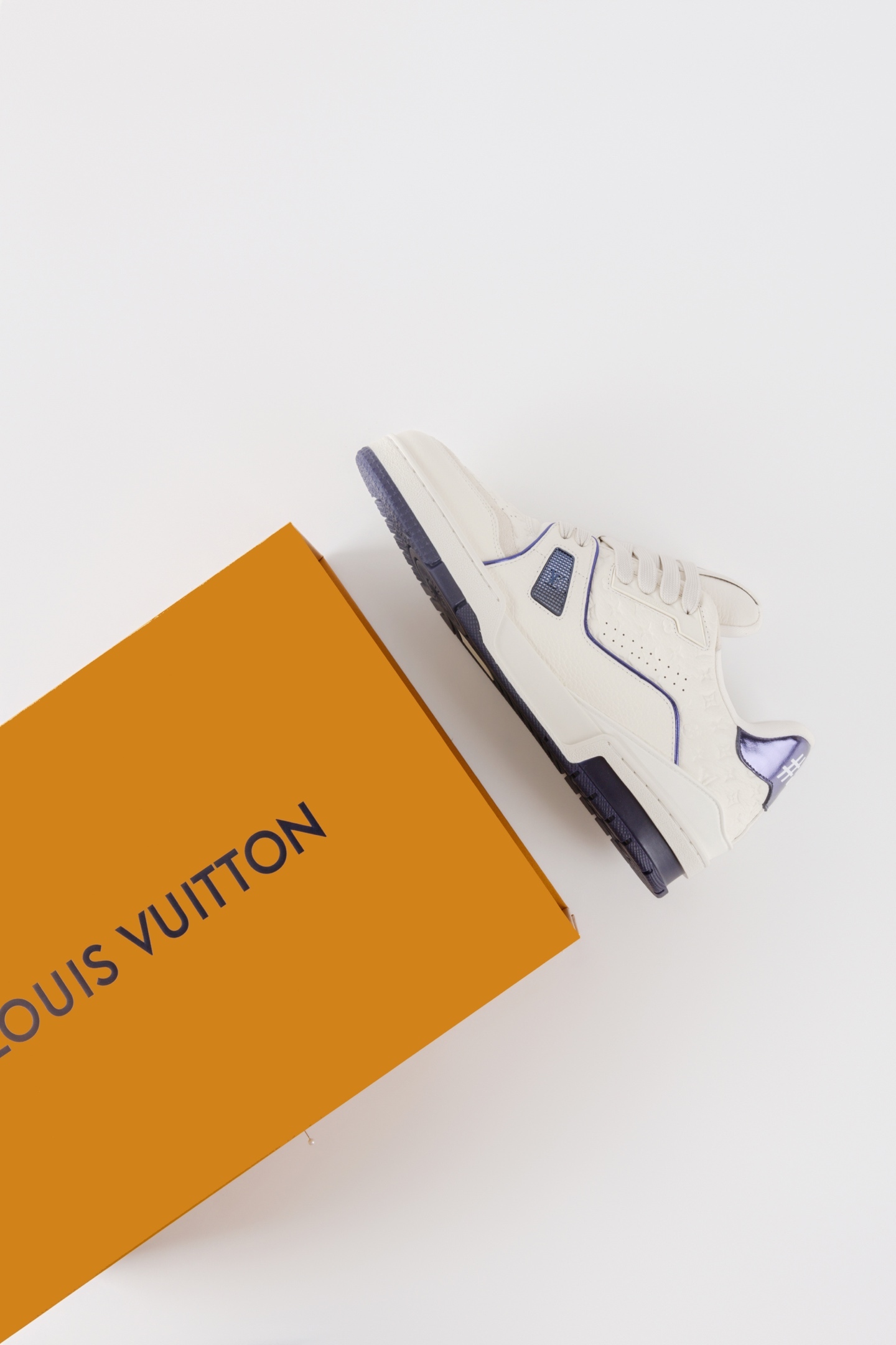 White Blue Line Leather Low-top Skate Shoes Unisex Fashion Casual Sneakers
